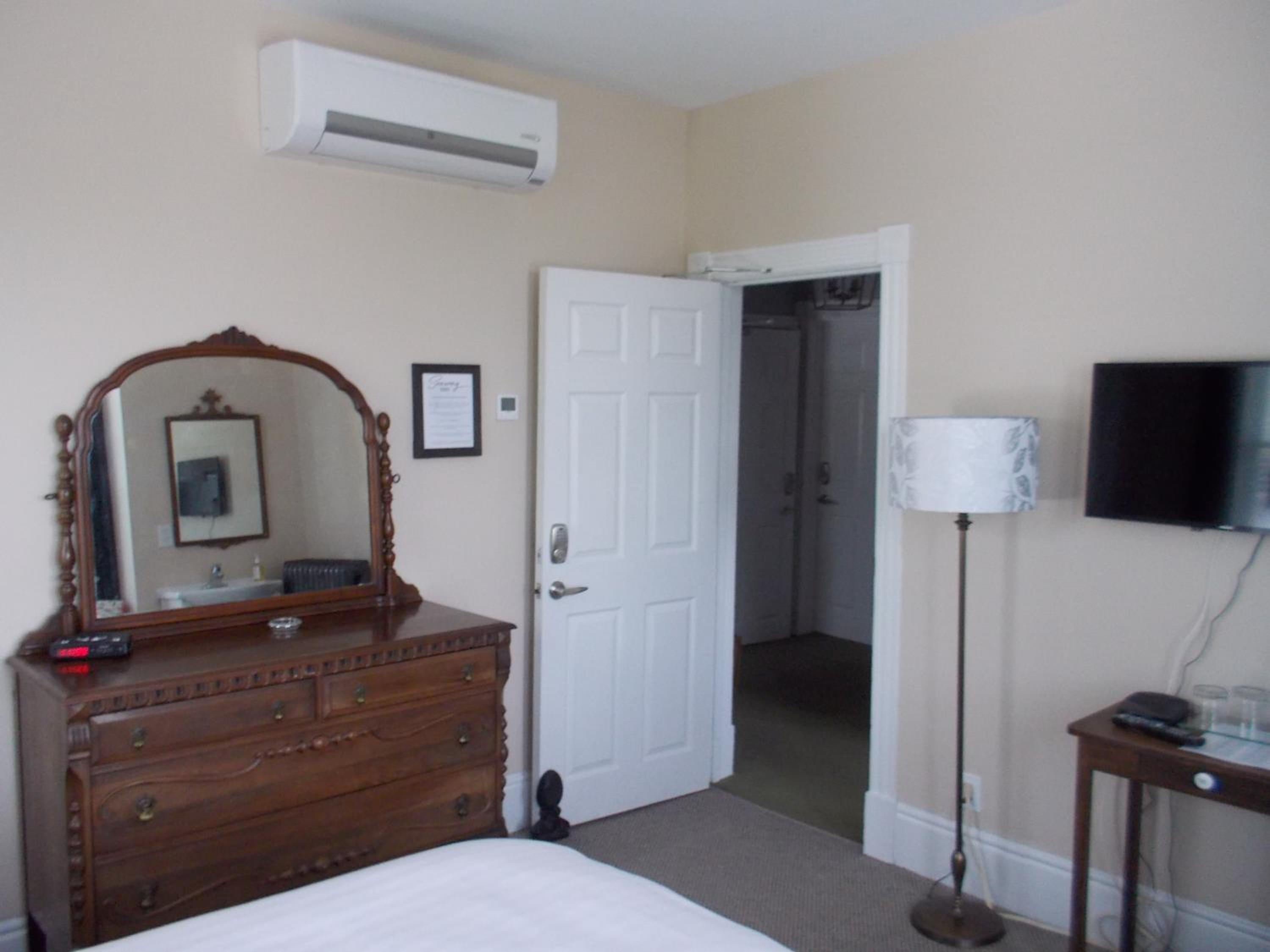 Double Room with Private External Bathroom photo 3