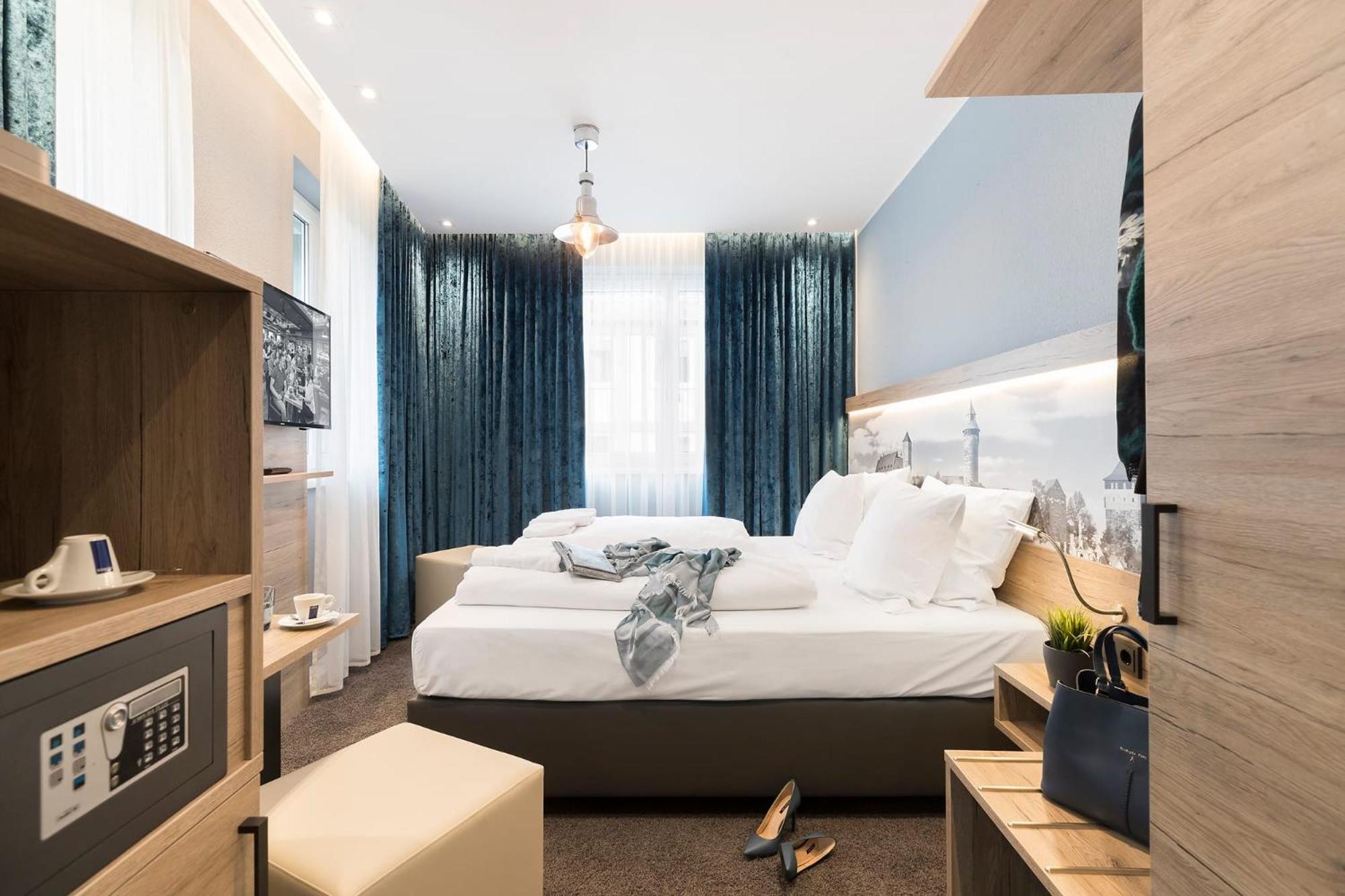 Classic Double Room with River View photo 2