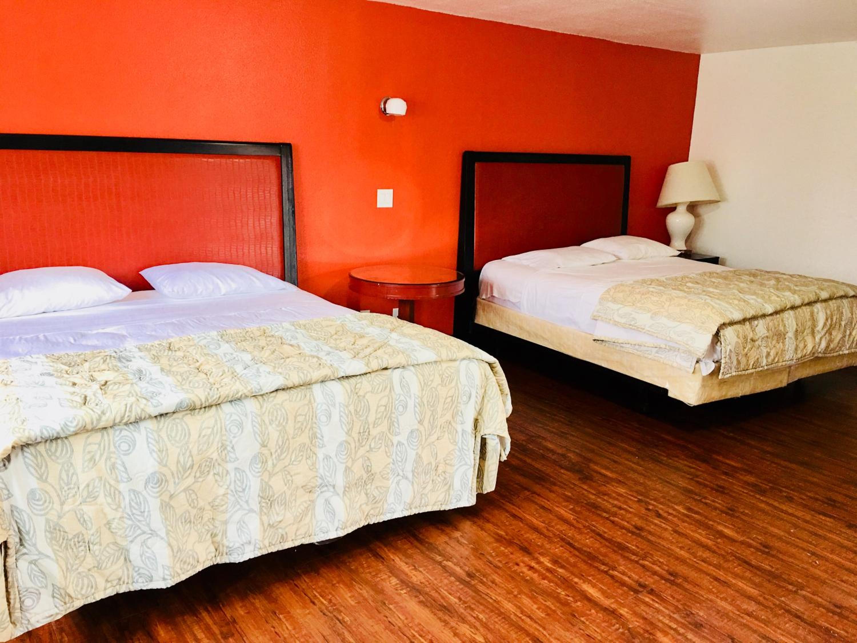 Deluxe Suite photo 2