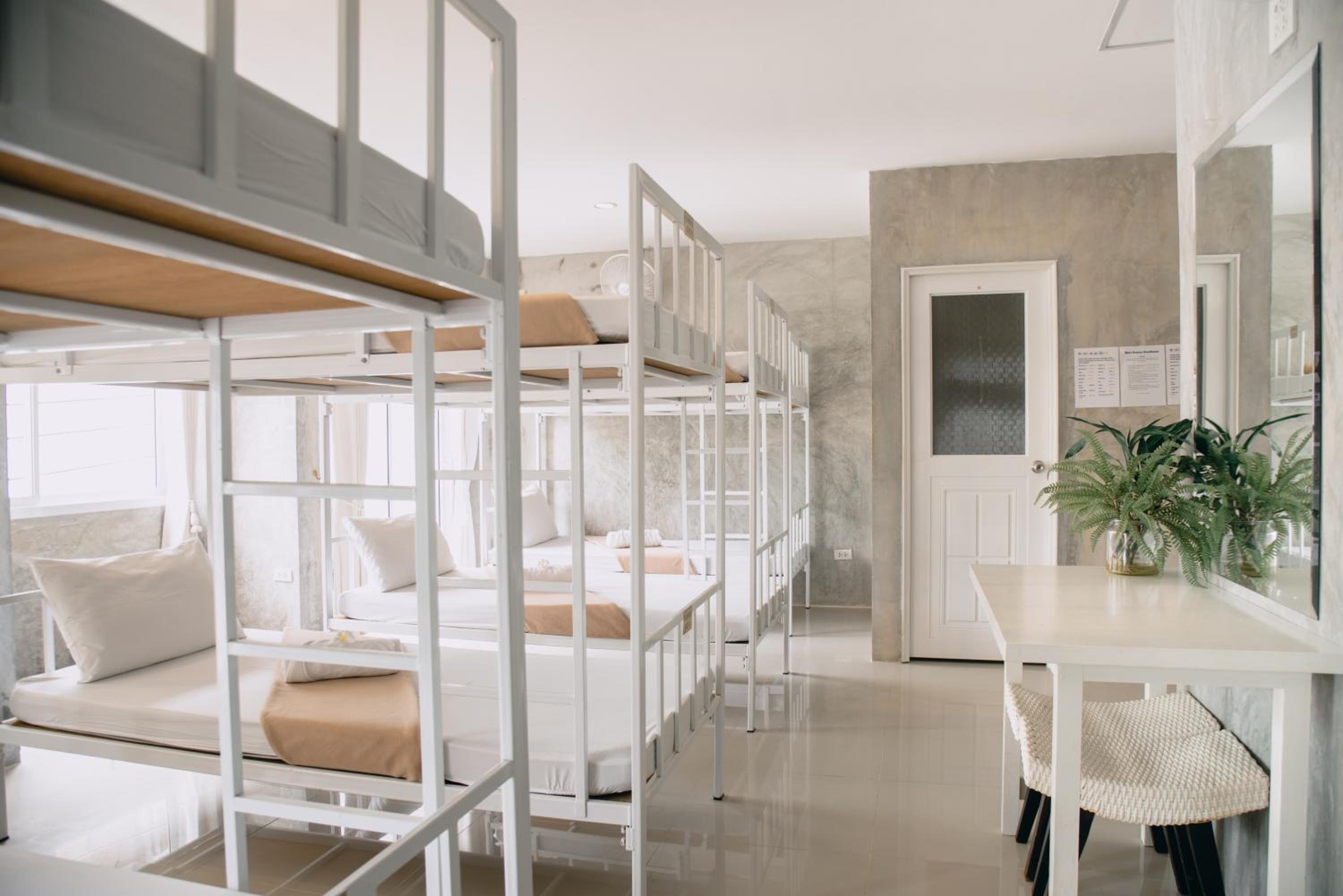 Bed in 10-Bed Mixed Dormitory Room photo 1