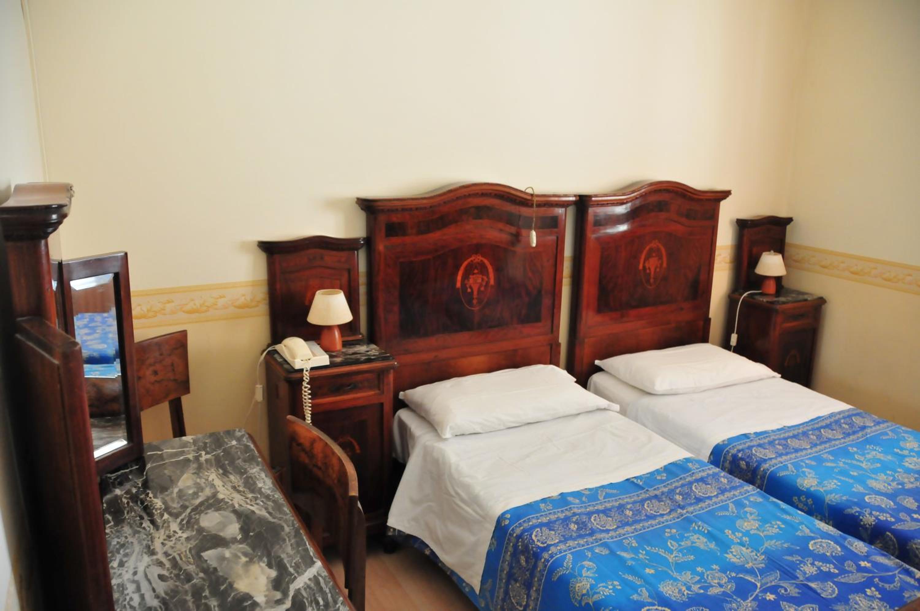 Double or Twin Room photo 3