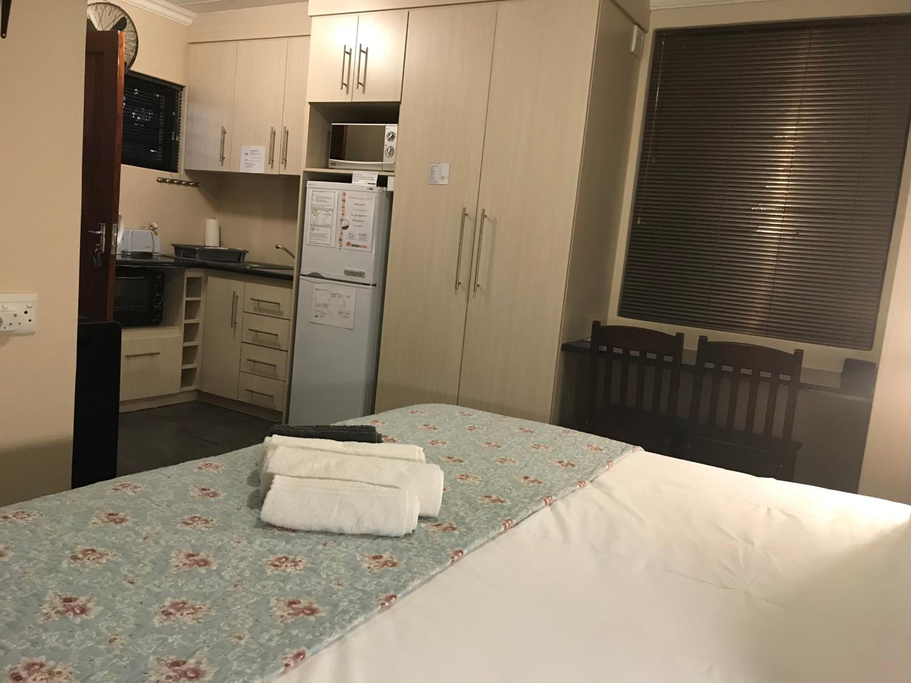 Twin/Double Room photo 3