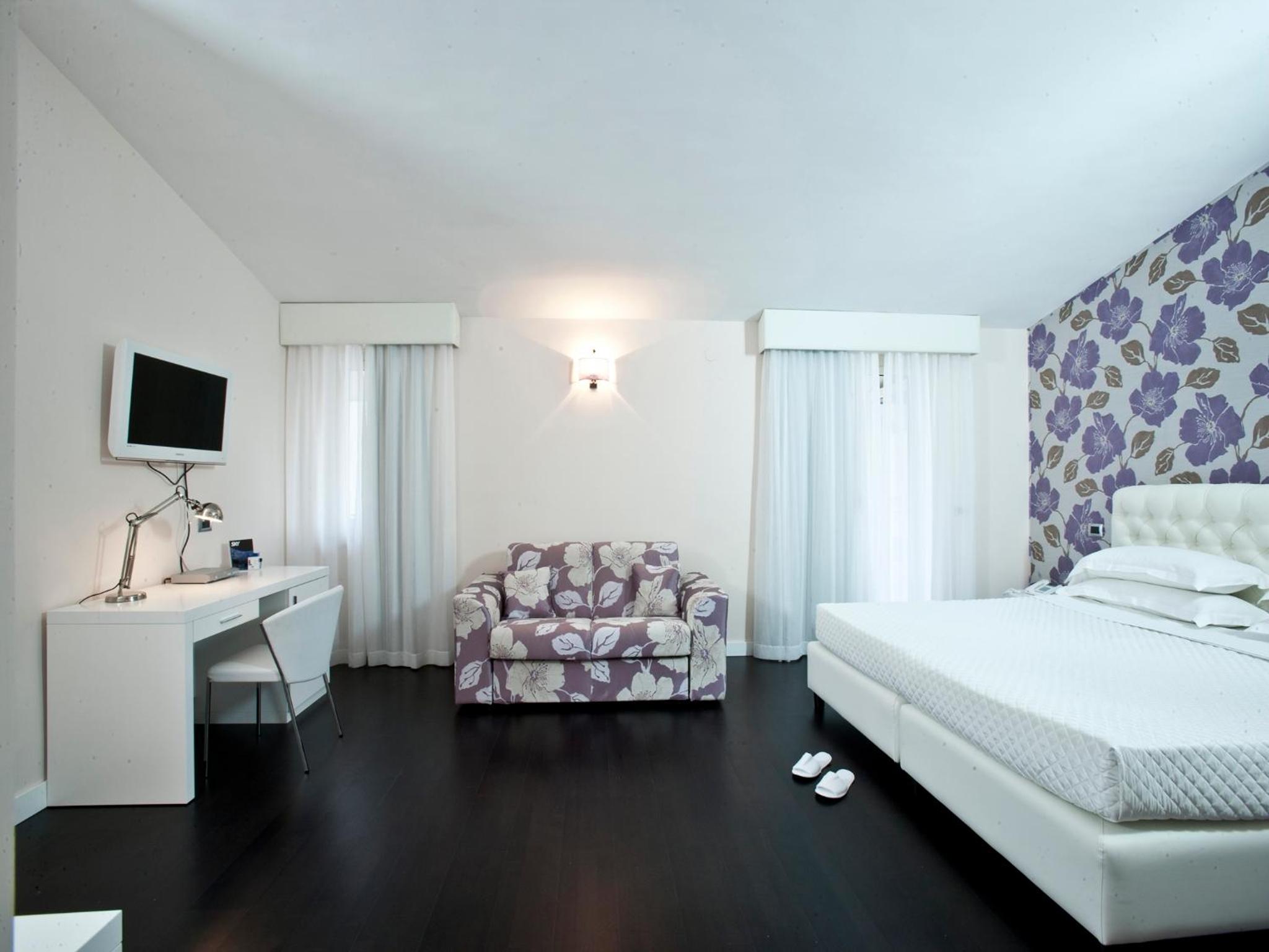Junior Suite - Photo 1