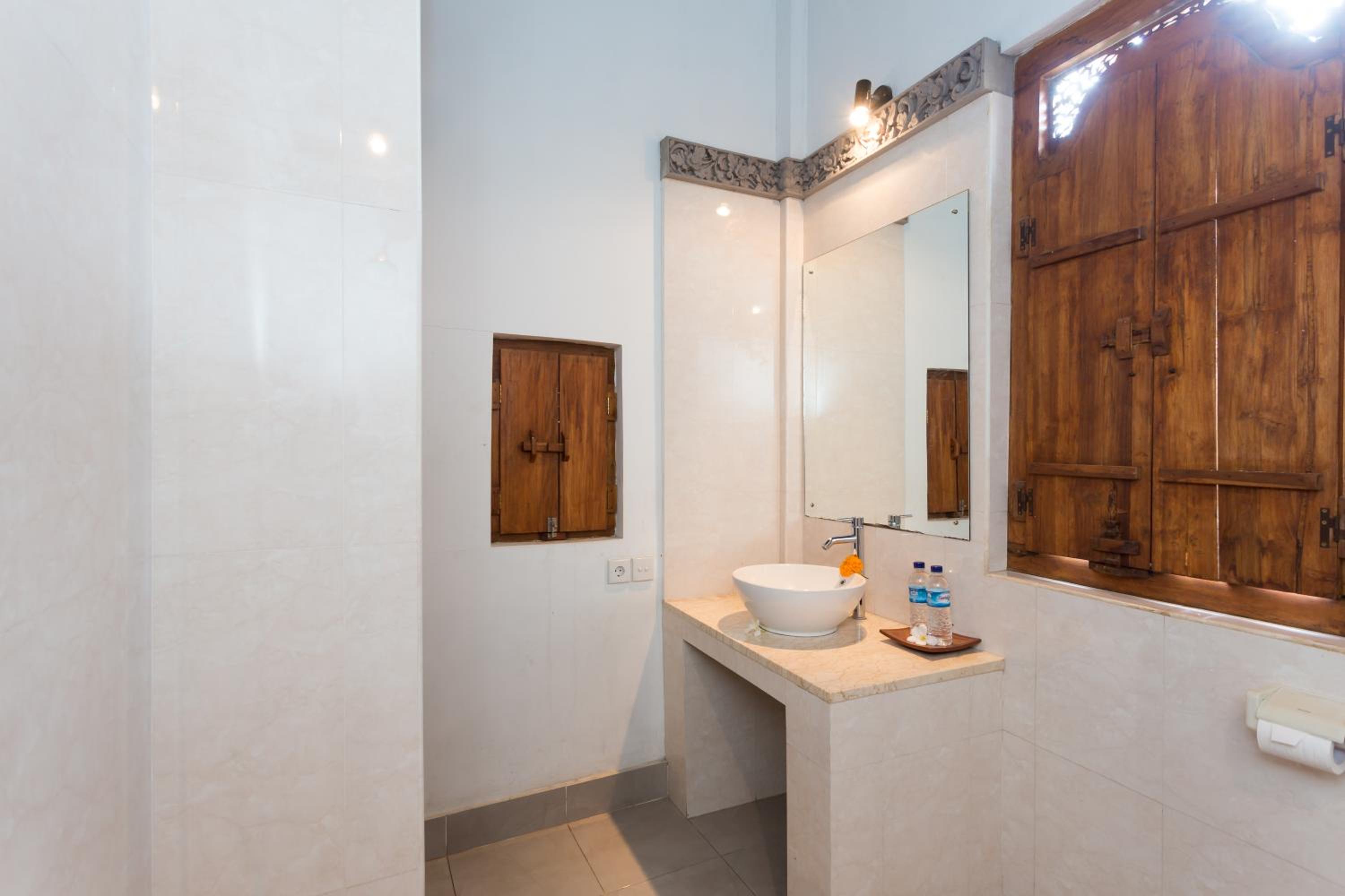 Standard Double Room with Fan - Photo 2