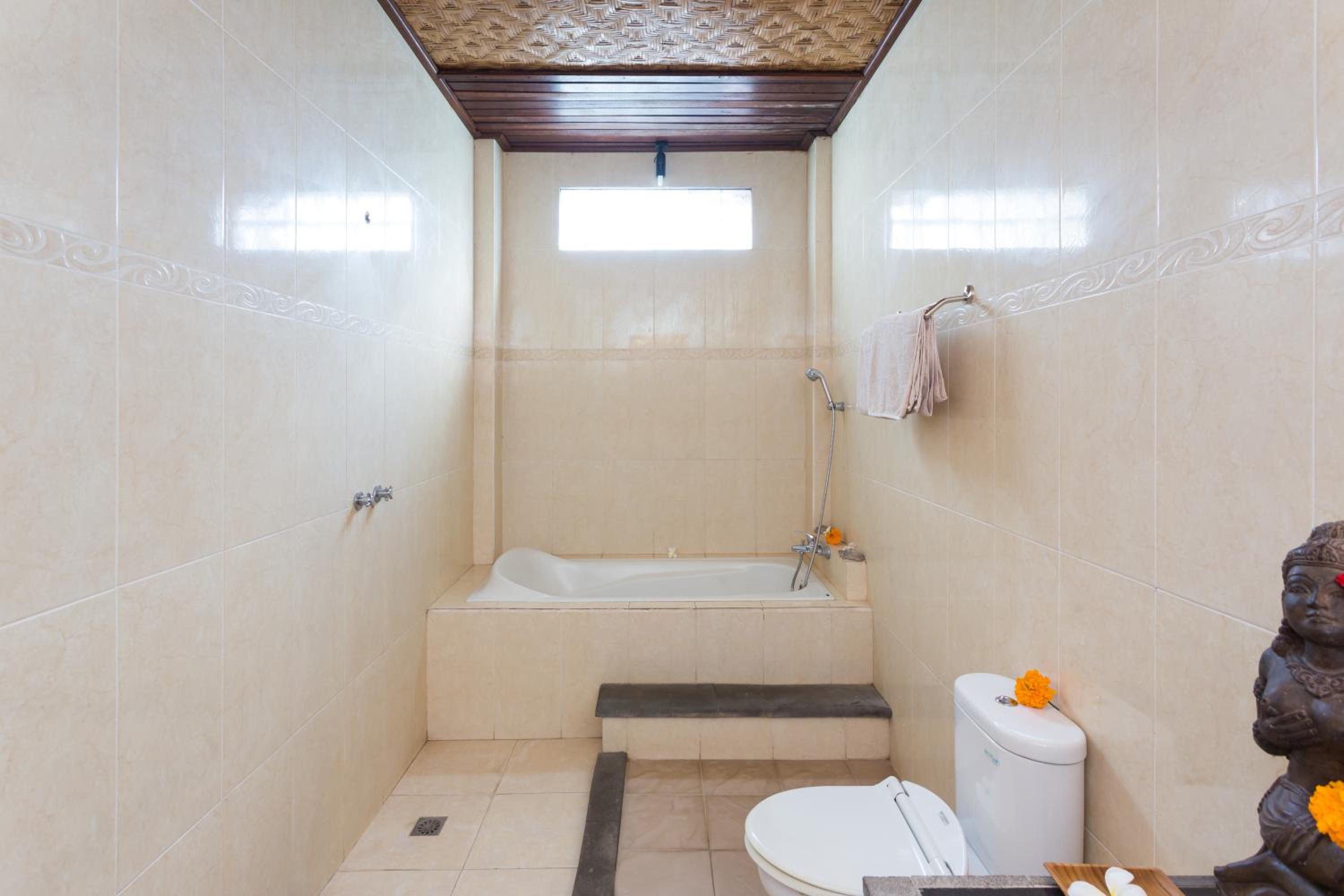 Deluxe King Room - Photo 2