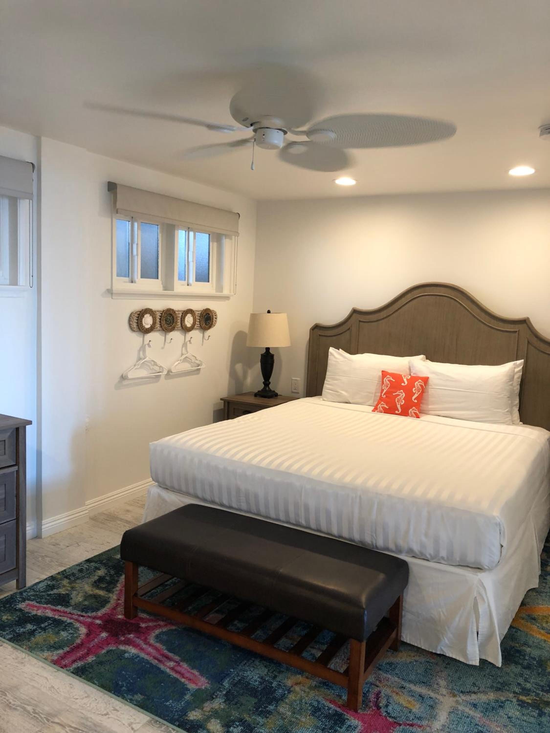 Queen Suite with Sea View - Photo 36