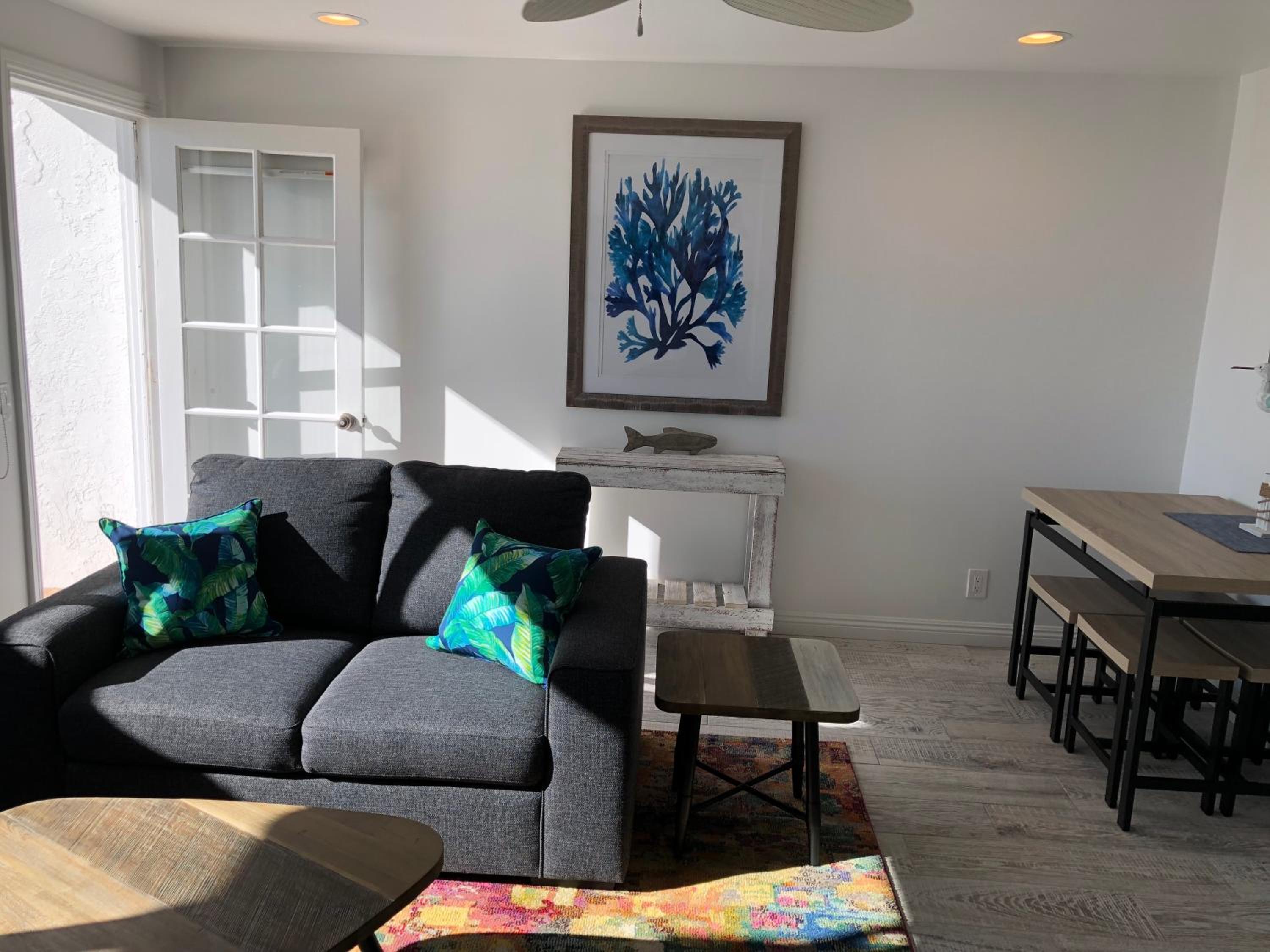 Queen Suite with Sea View - Photo 13