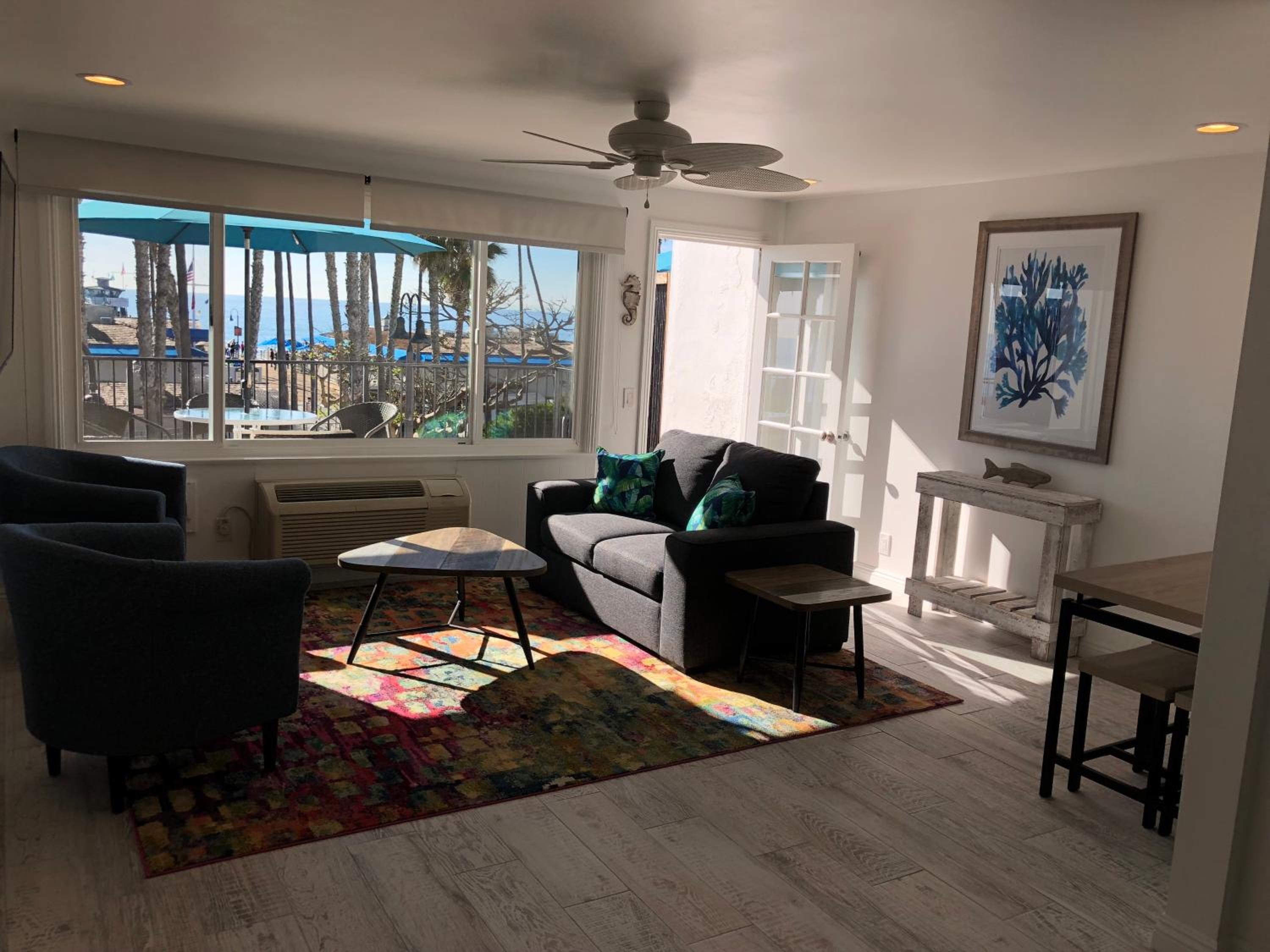 Queen Suite with Sea View - Photo 26