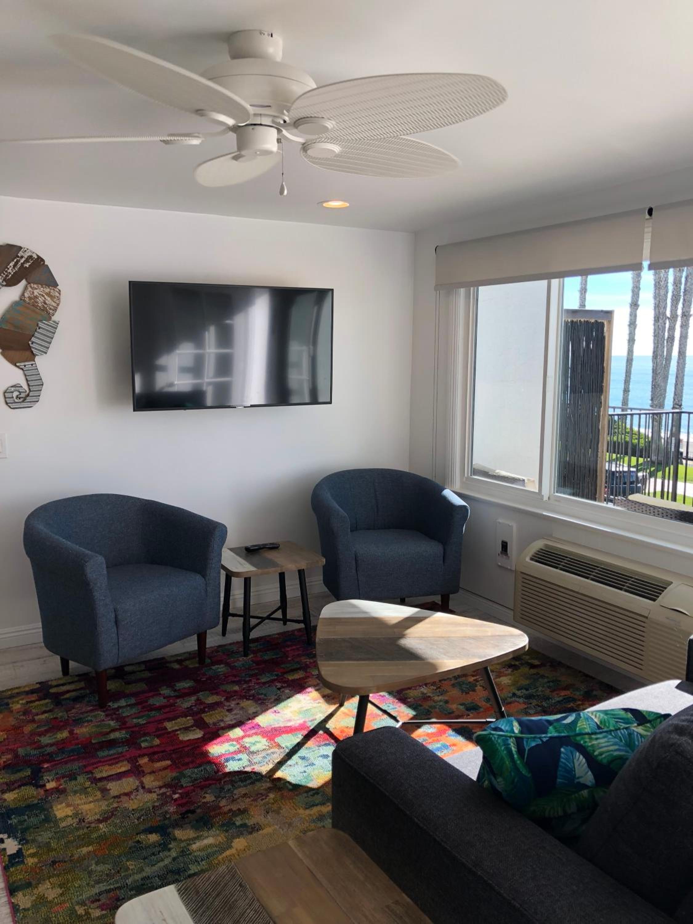 Queen Suite with Sea View - Photo 24