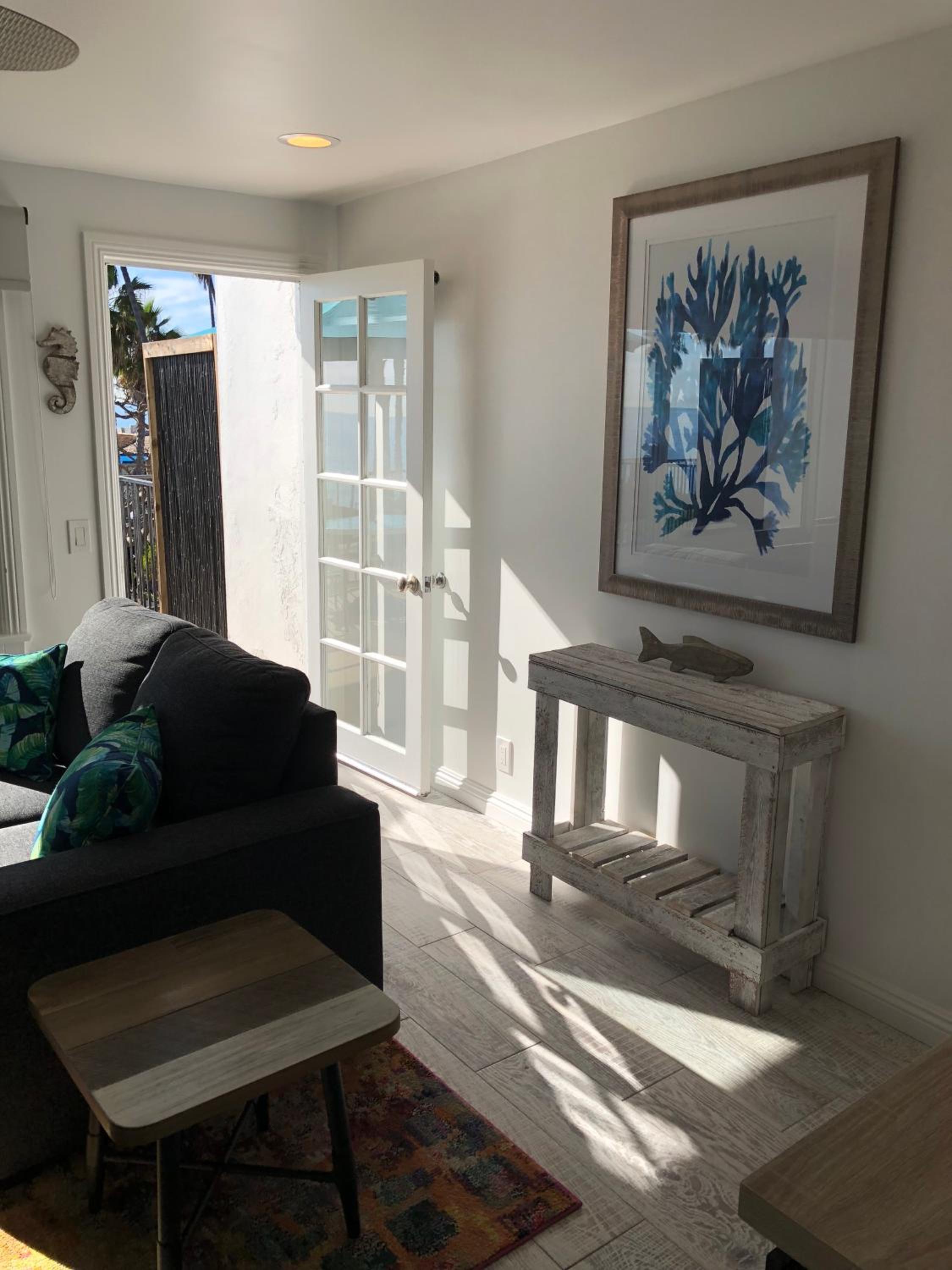 Queen Suite with Sea View - Photo 23