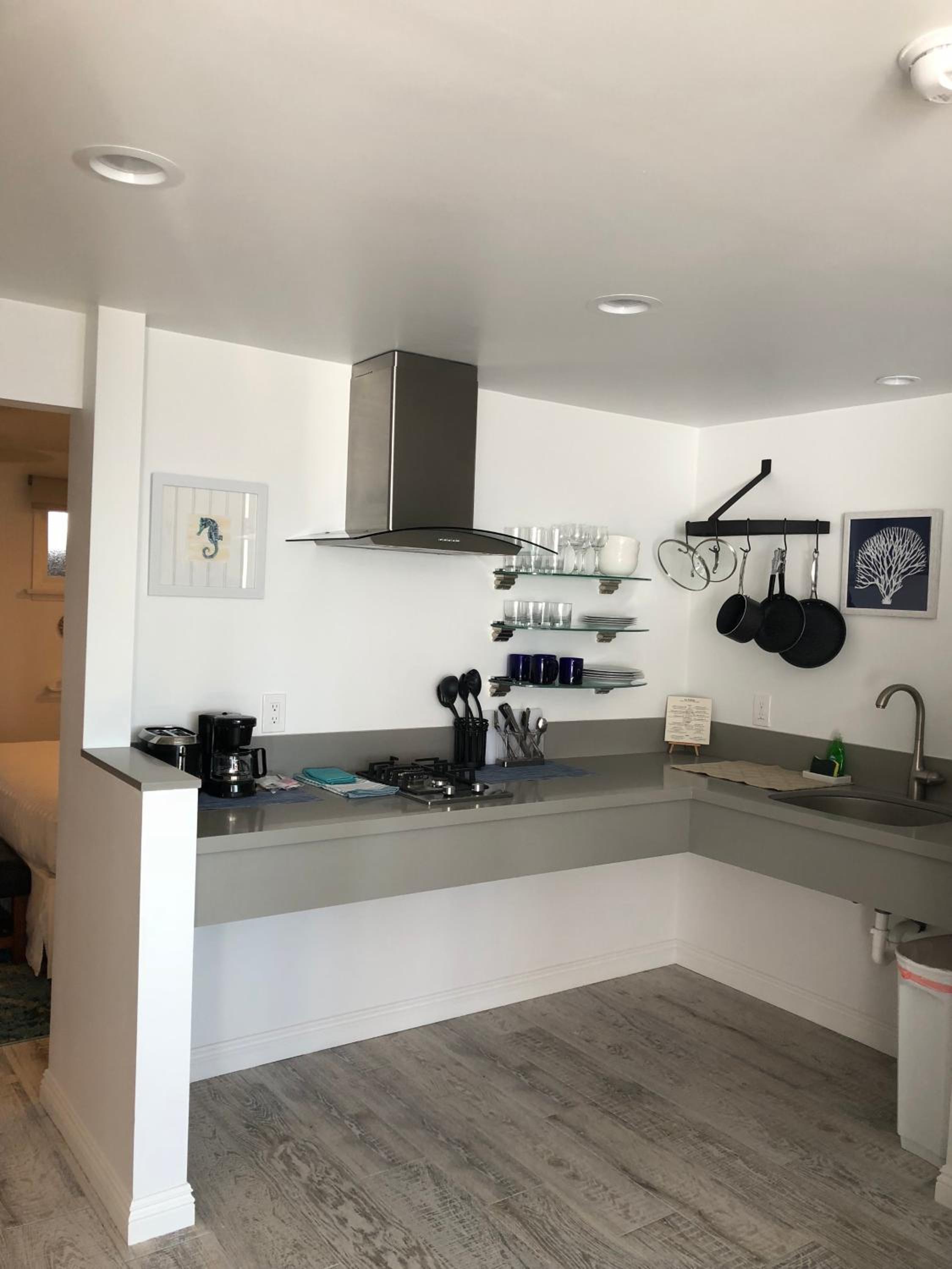 Queen Suite with Sea View - Photo 19