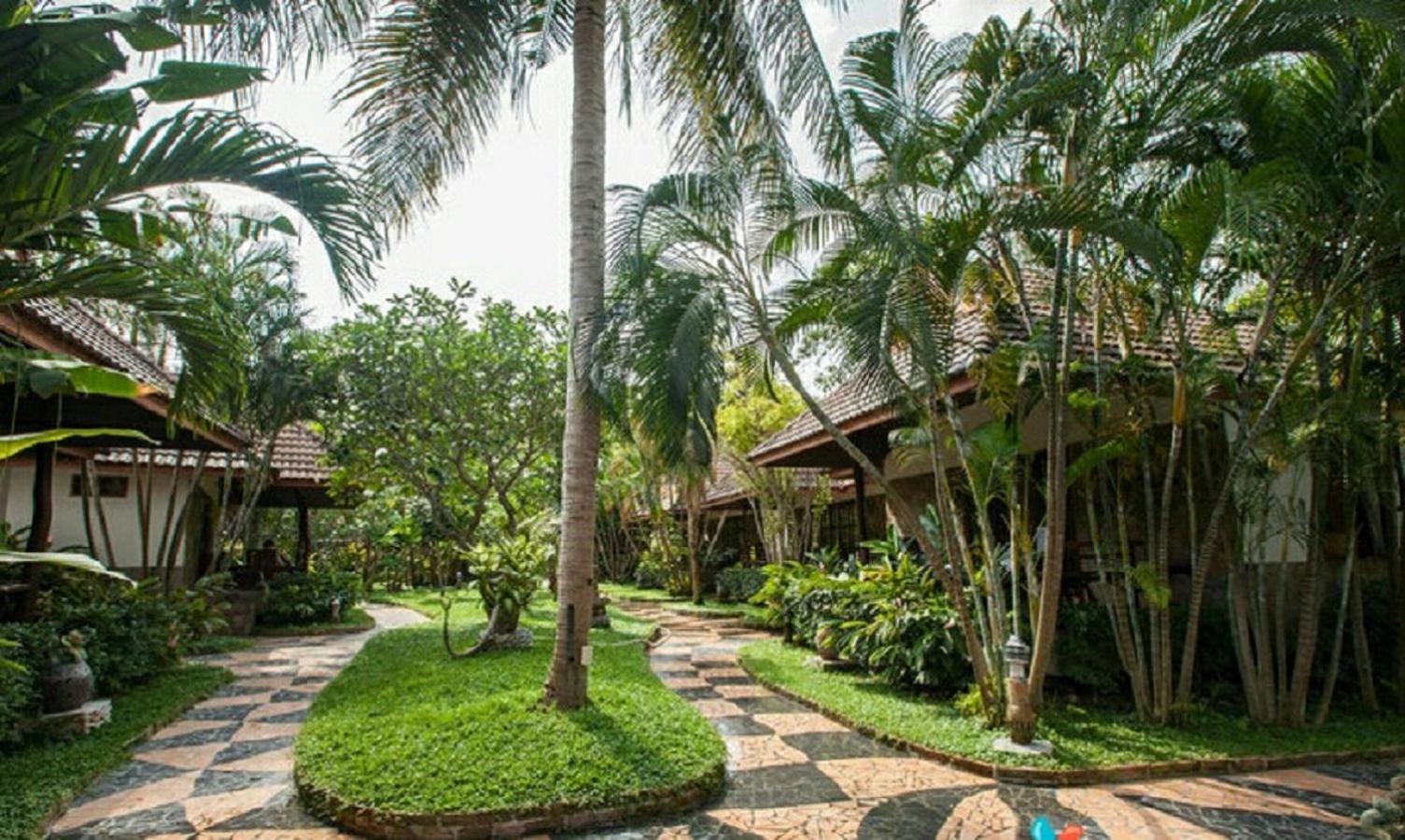 Superior Bungalow with Garden View - Photo 2