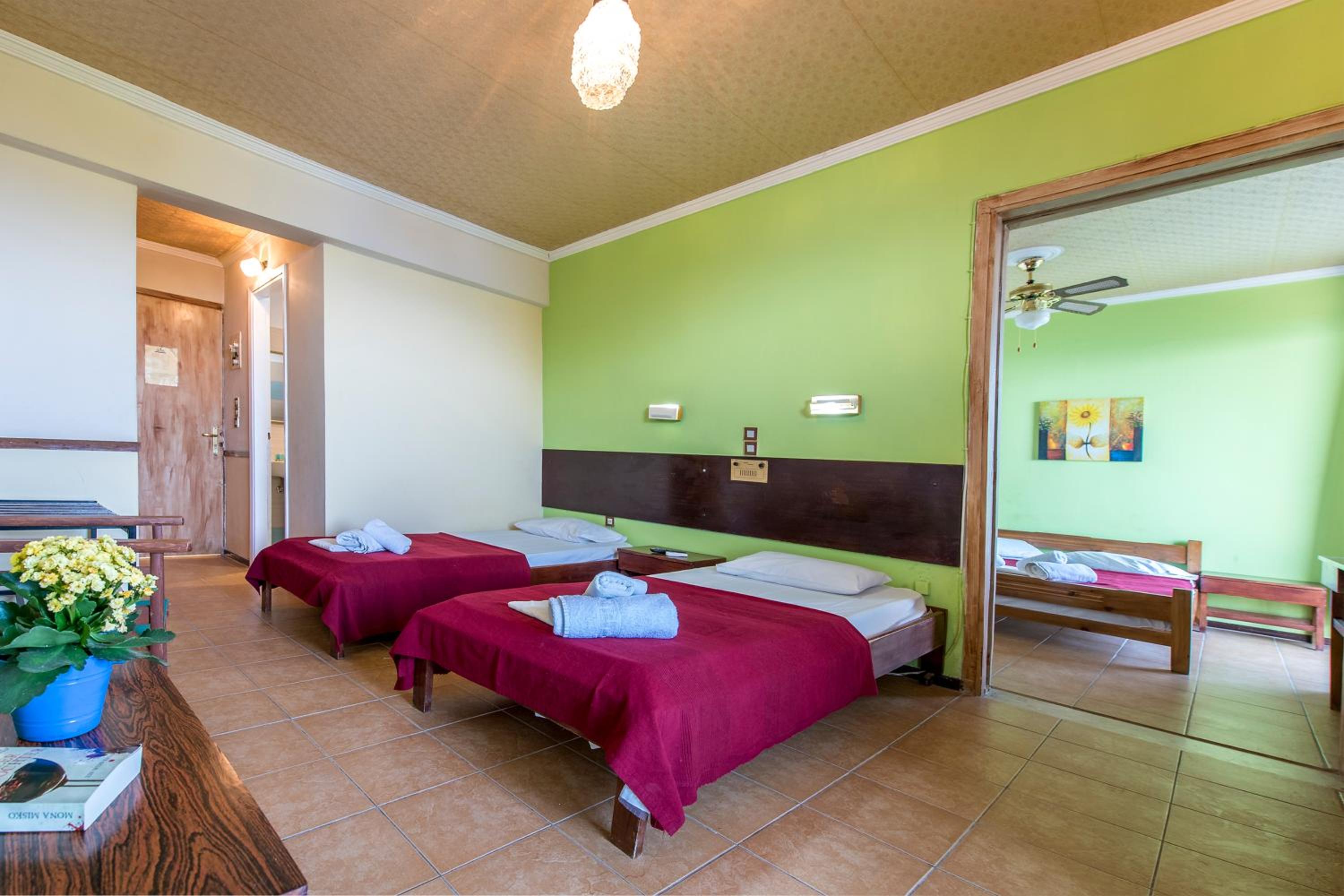 Family Room with Sea View - Photo 5