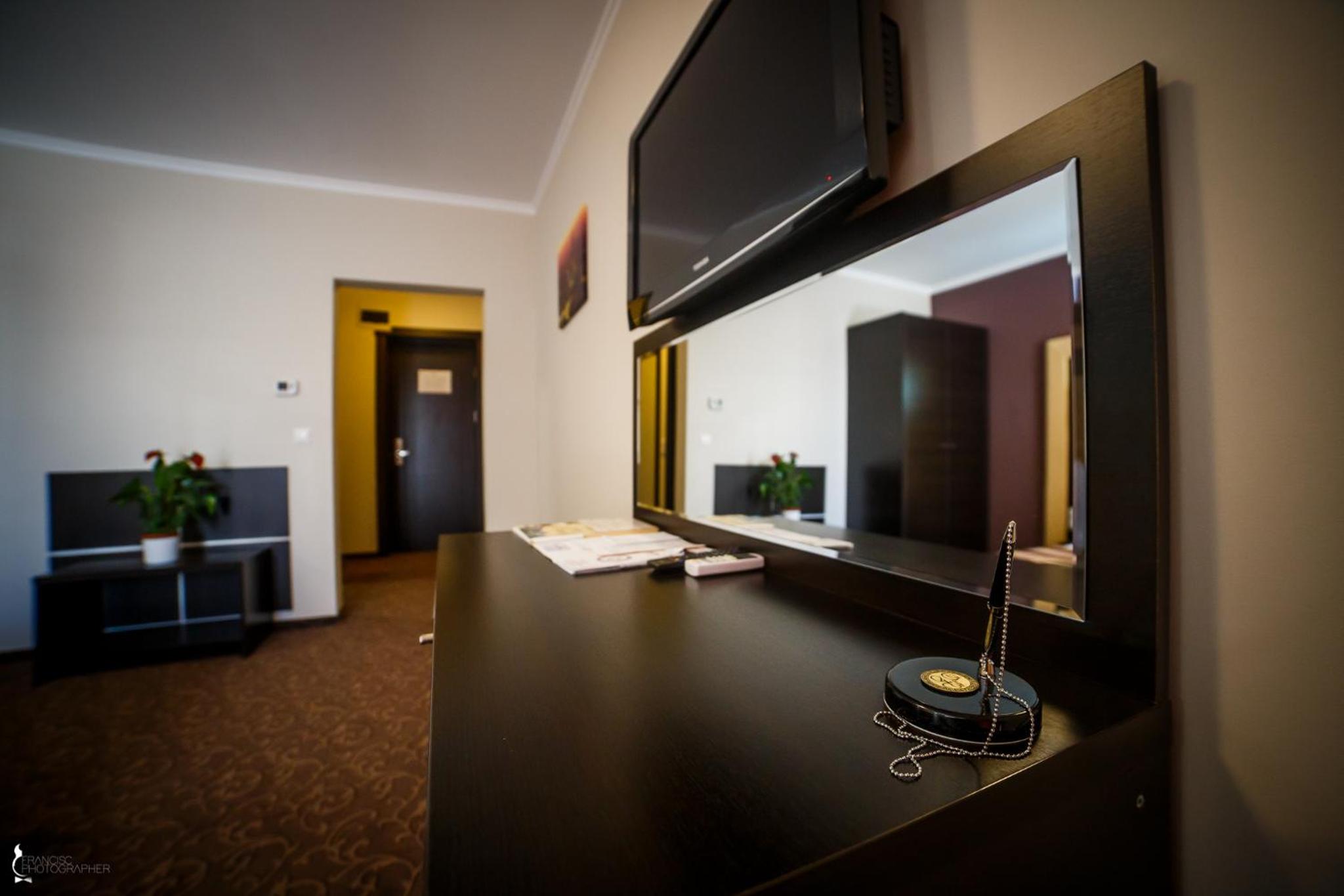 Double Room - Photo 7