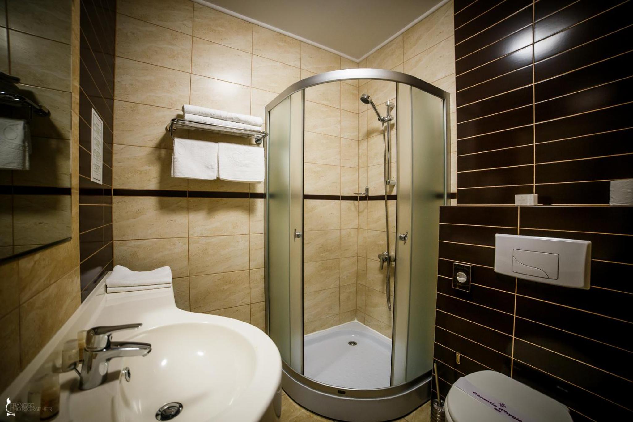Twin Room - Photo 4