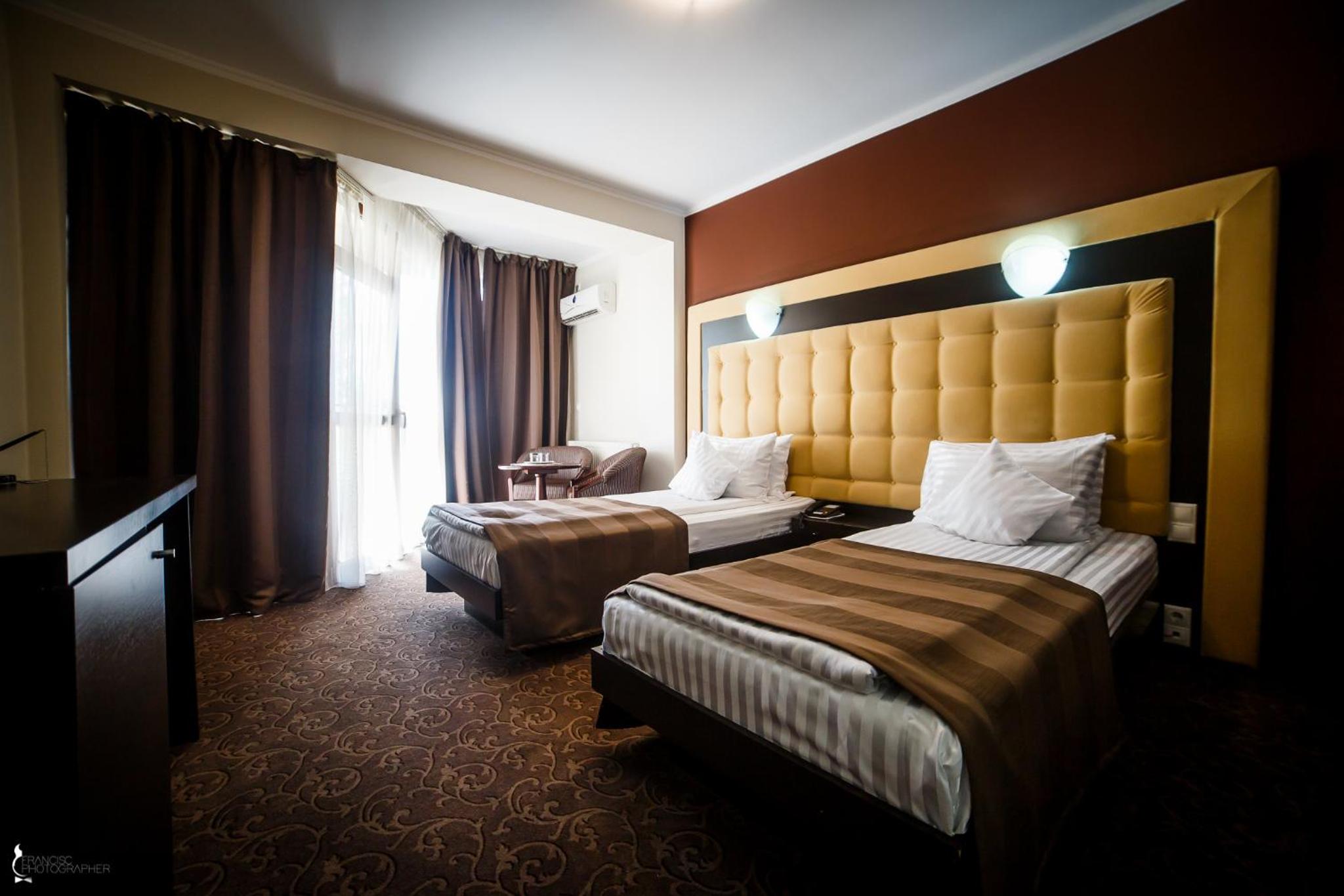 Twin Room - Photo 2