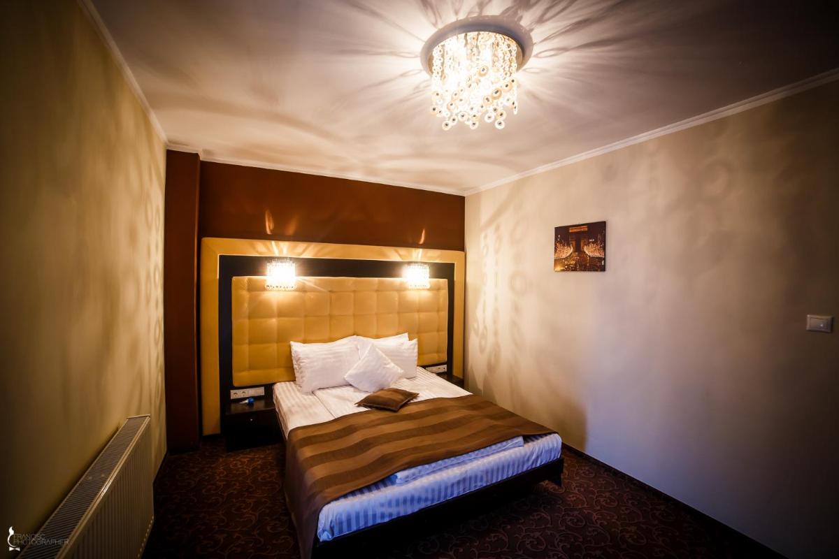 Deluxe Suite - Photo 2