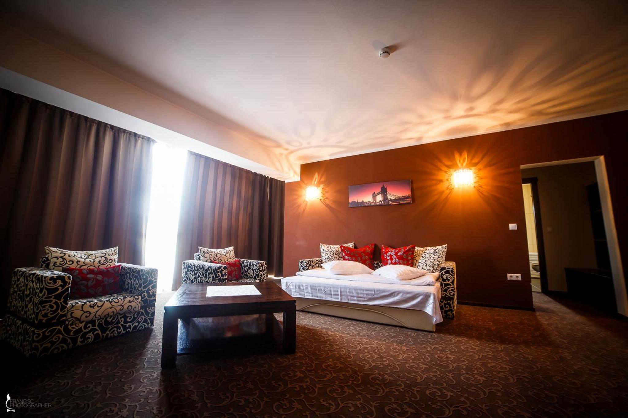 Deluxe Suite - Photo 3