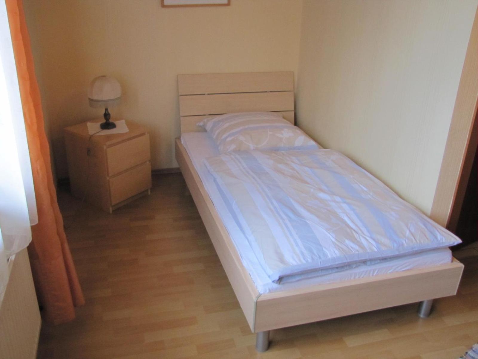 Single Room with Bathroom photo 2