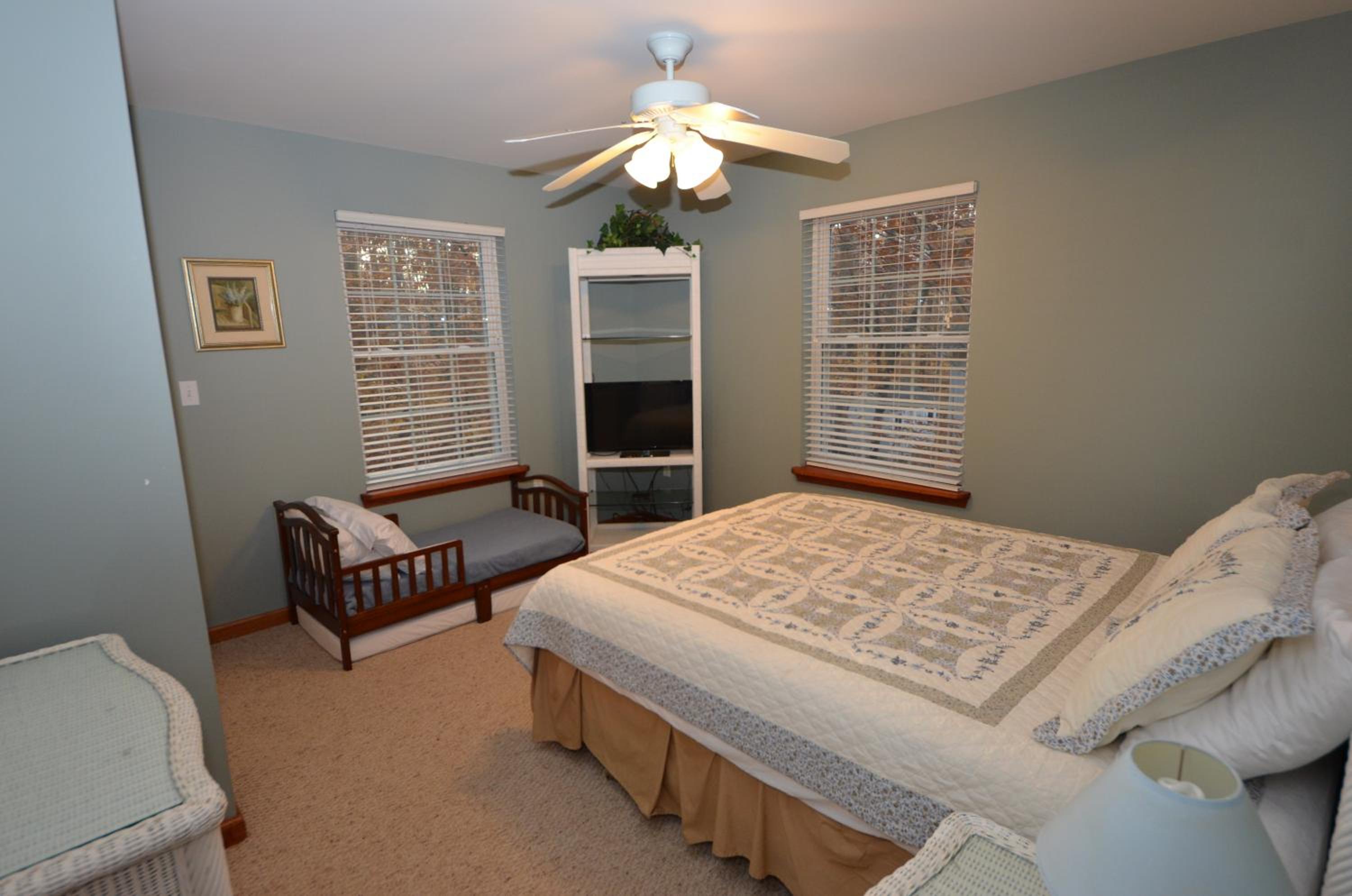 Four-Bedroom House photo 1