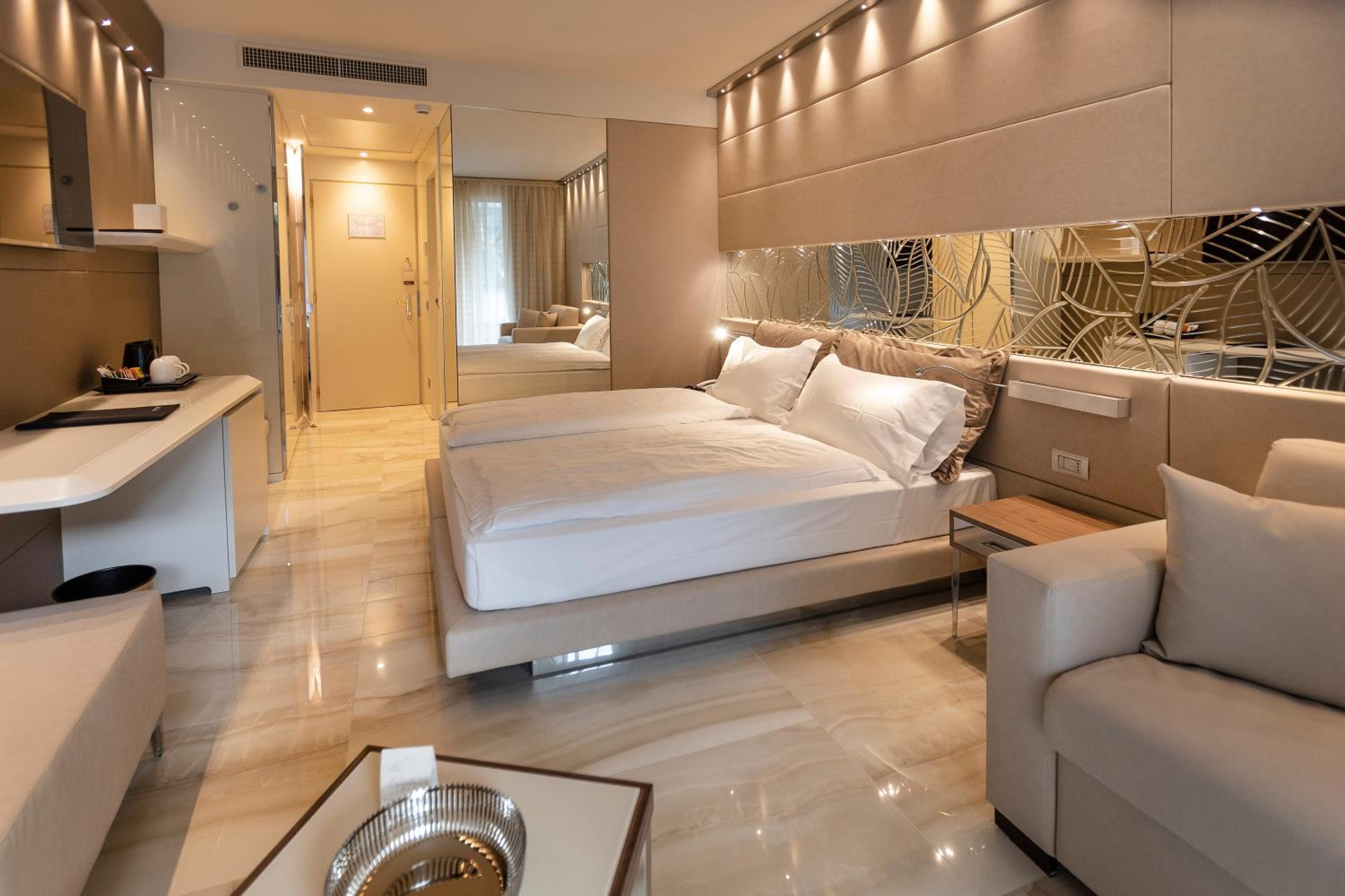 Prestige Double Room with Garden View - Photo 2