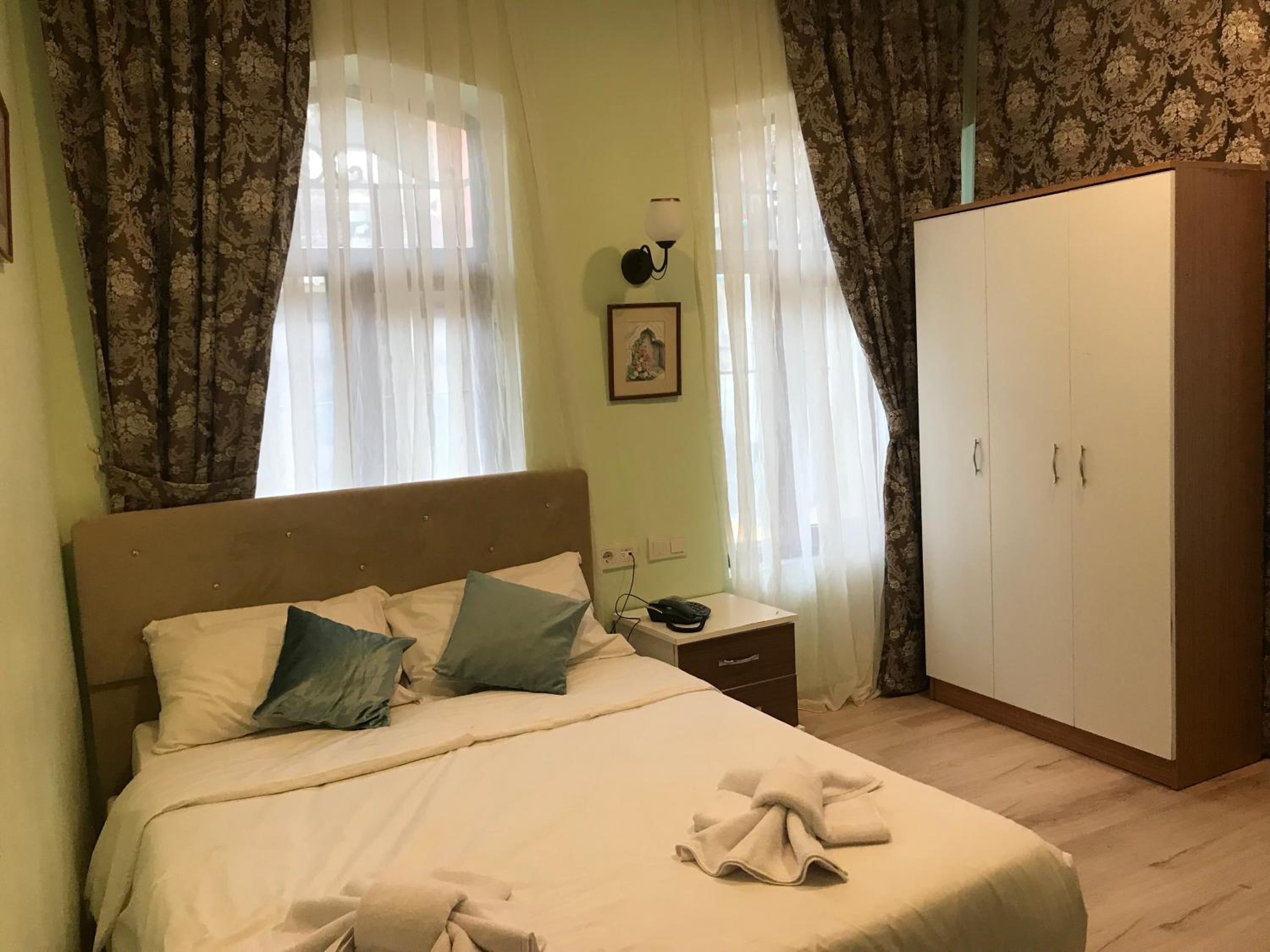 Deluxe Triple Room photo 2