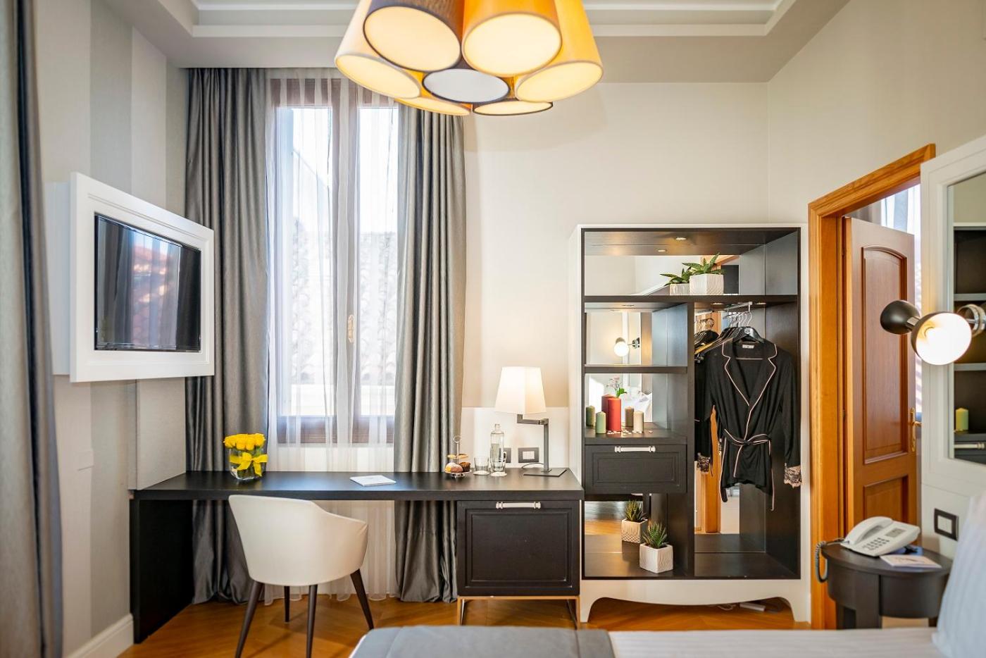 Superior Double or Twin Room - Photo 9