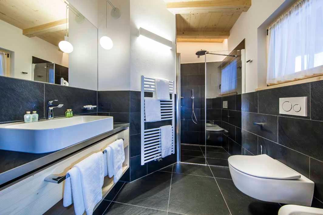 Deluxe Double or Twin Room with Balcony photo 3