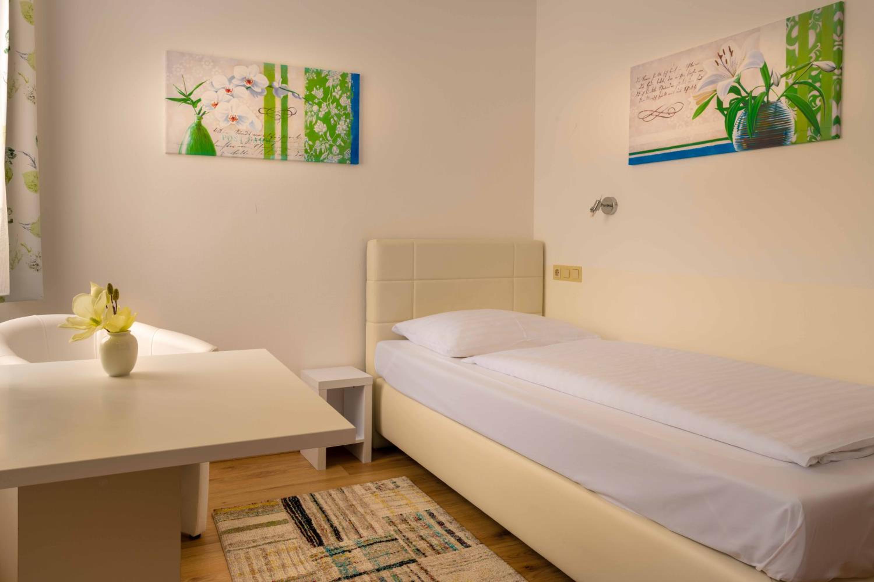 Single Room photo 1