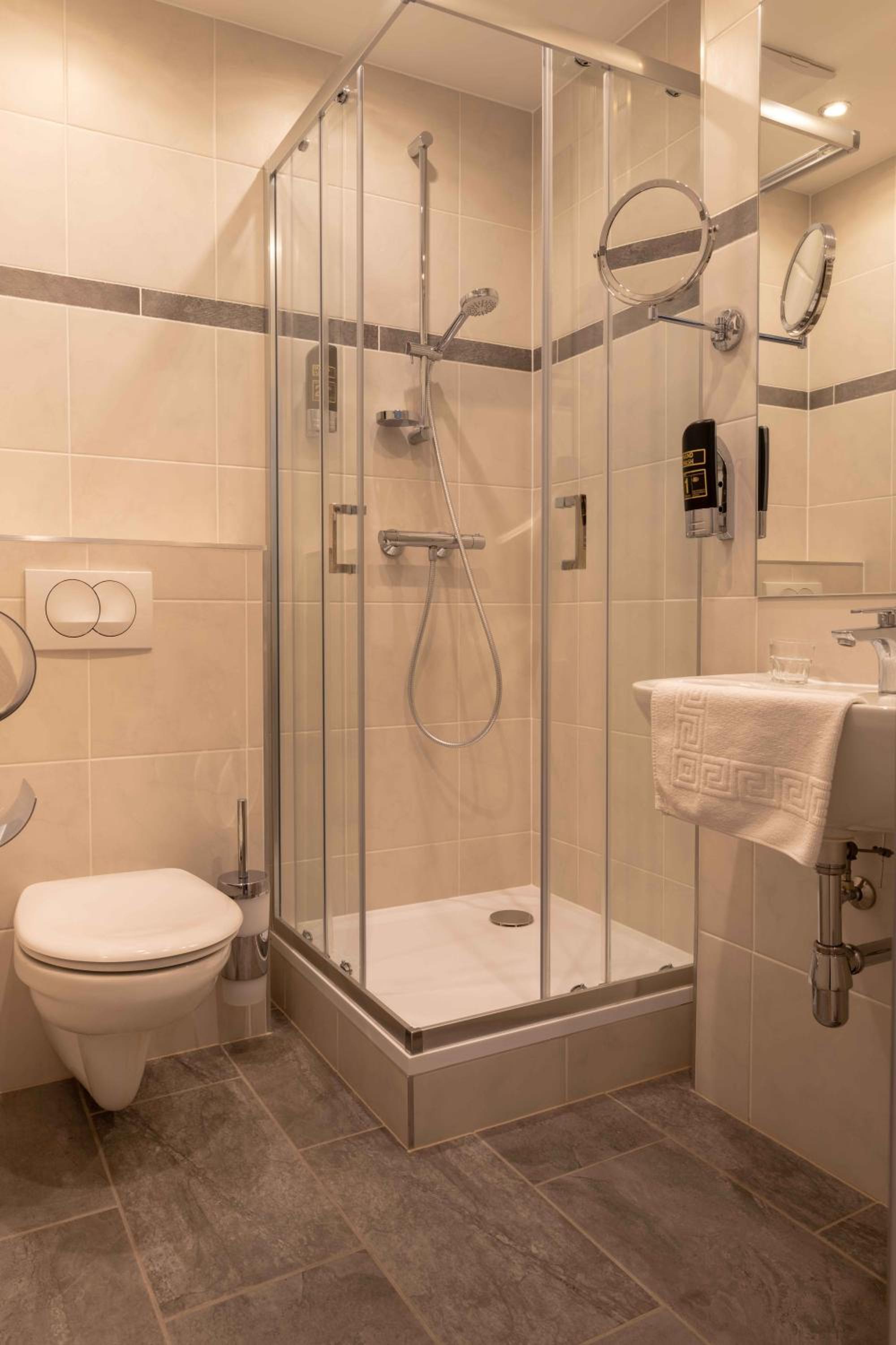 Double Room - Photo 5