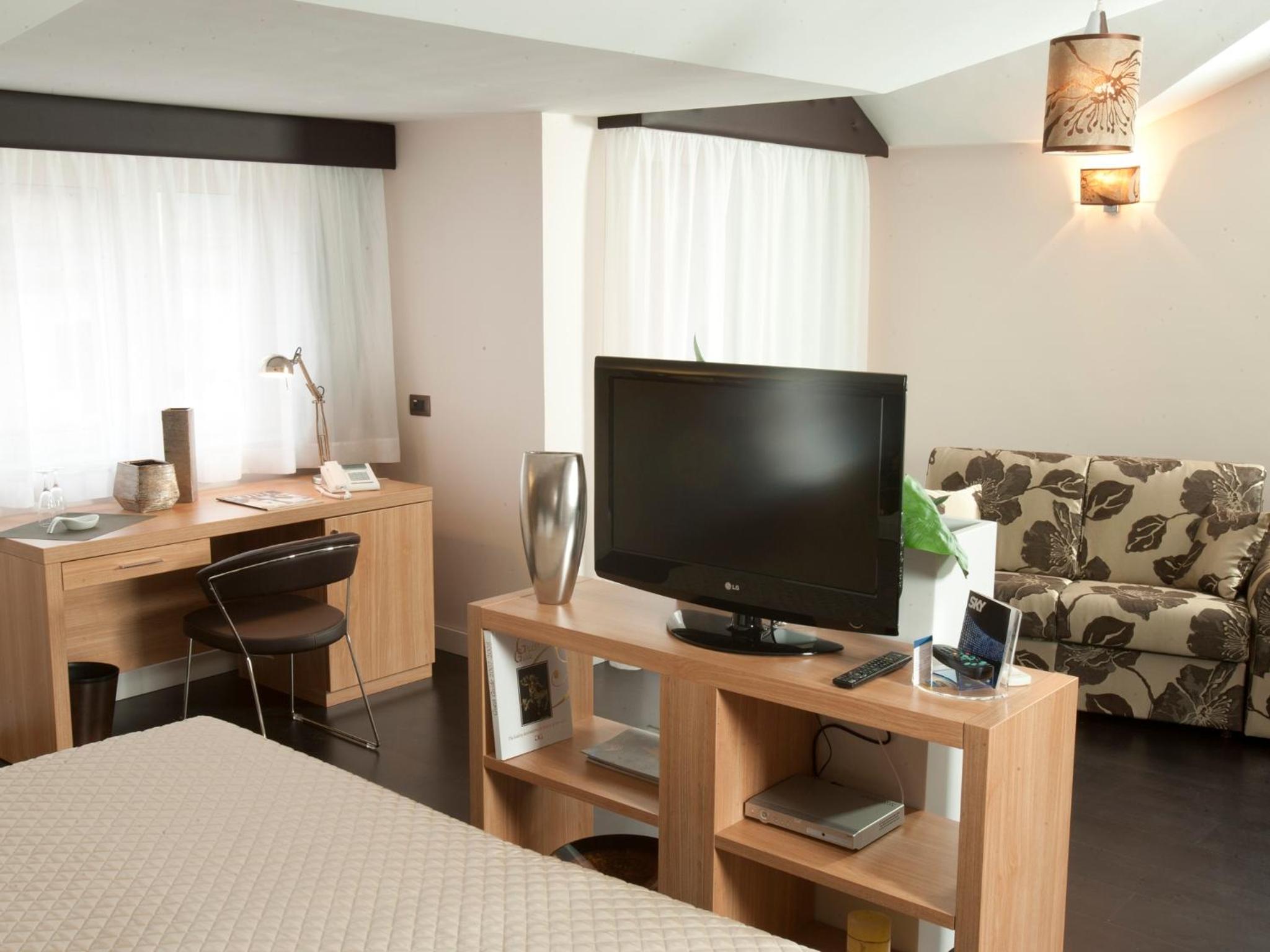 Suite - Photo 6