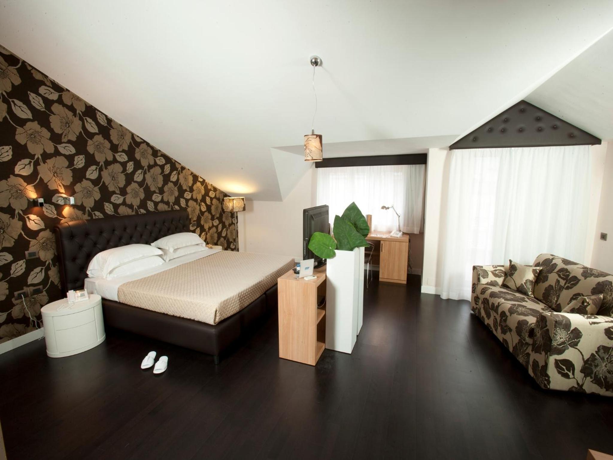 Suite - Photo 4