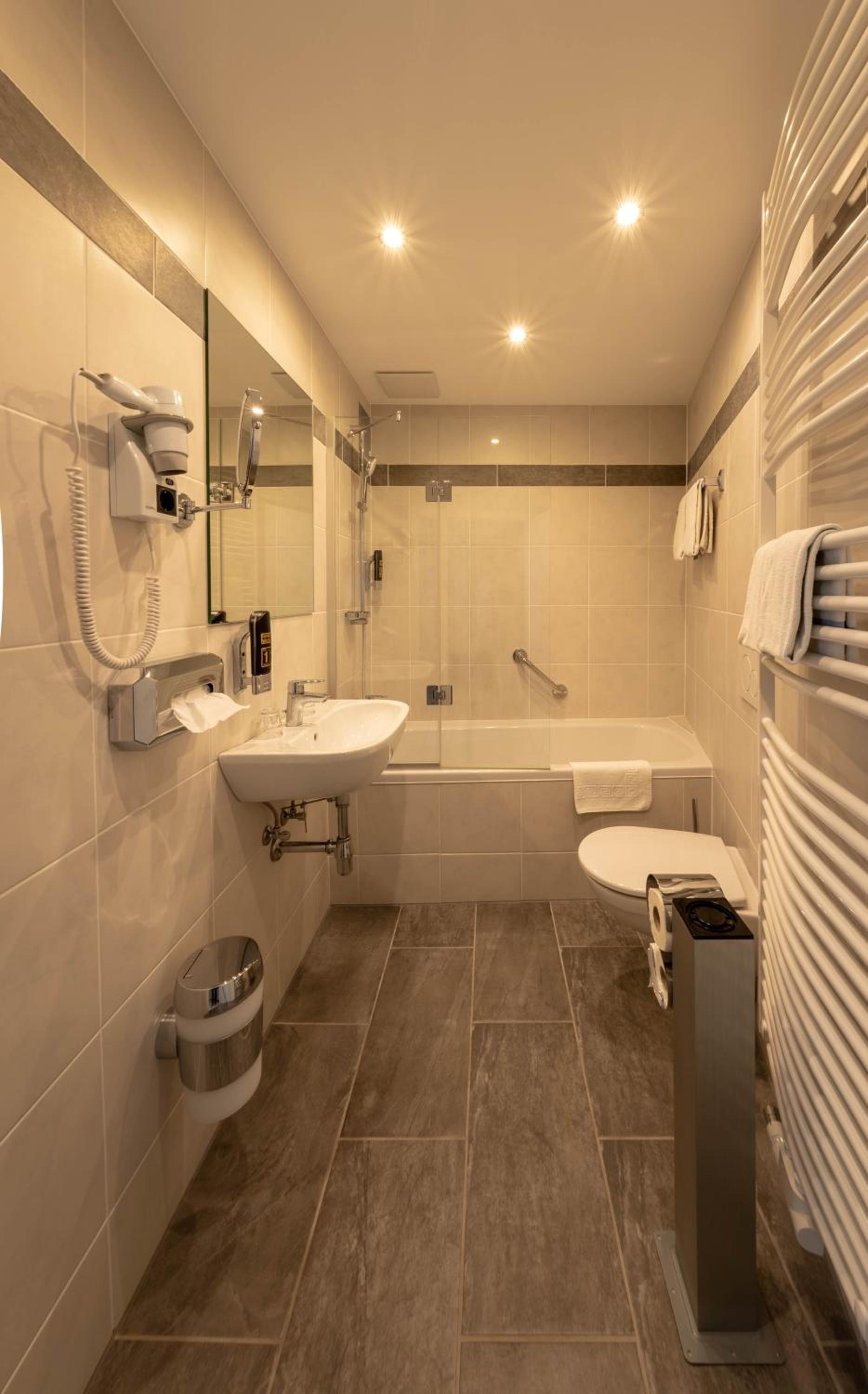 Double Room - Photo 9