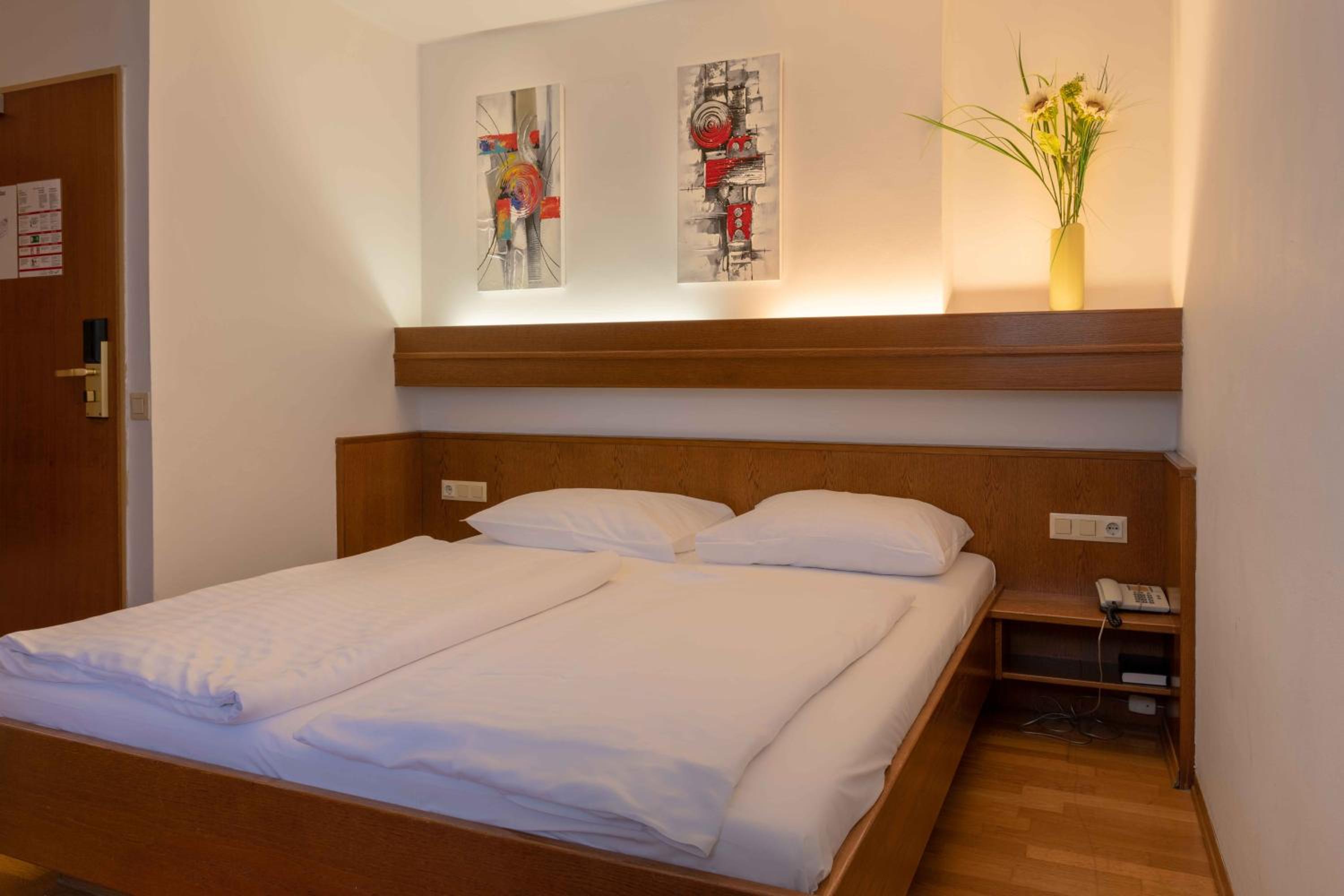 Double Room - Photo 3