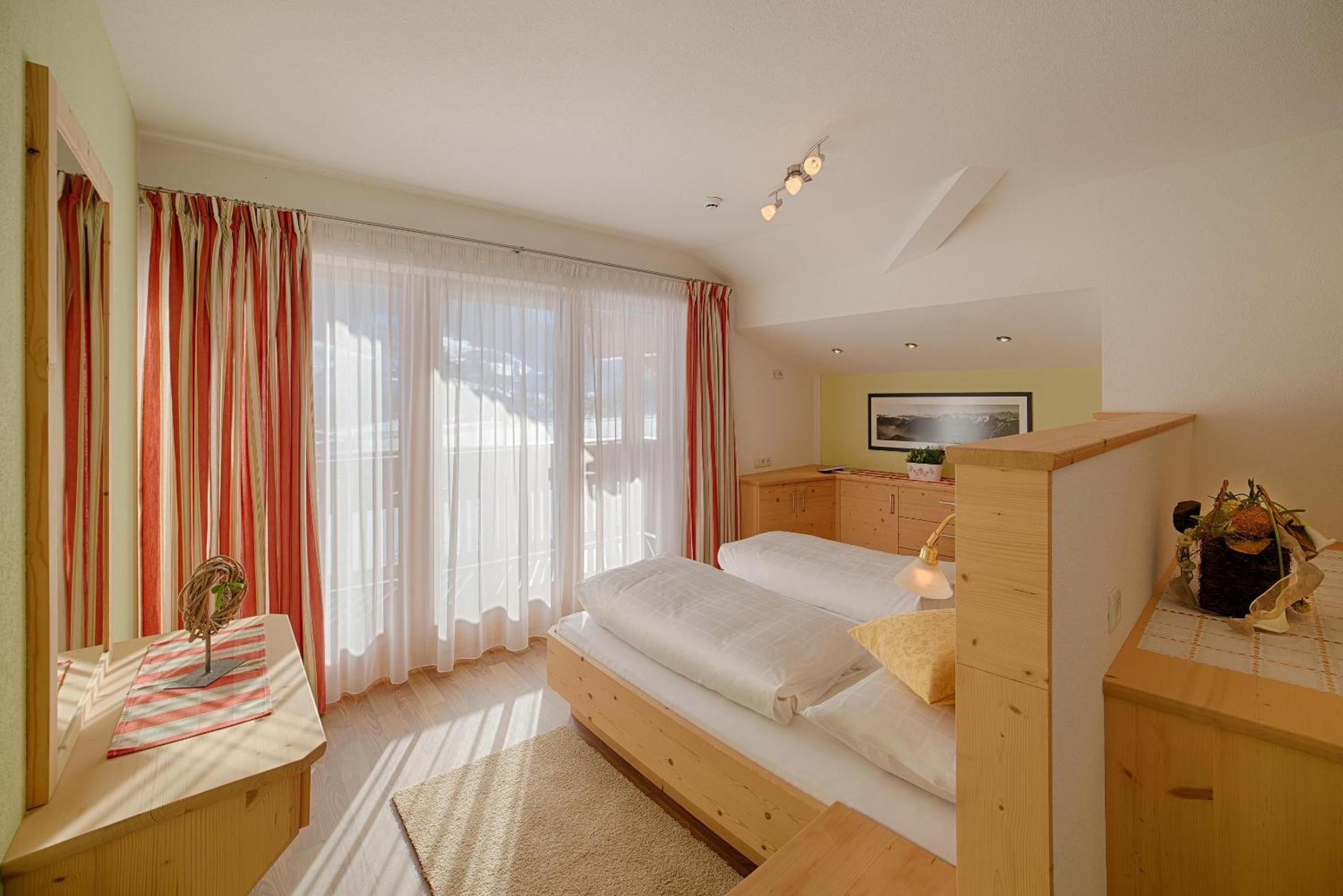 Suite with Mountain View photo 2