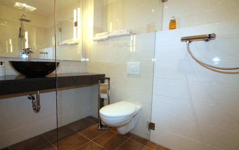 Standard Double Room - Photo 2