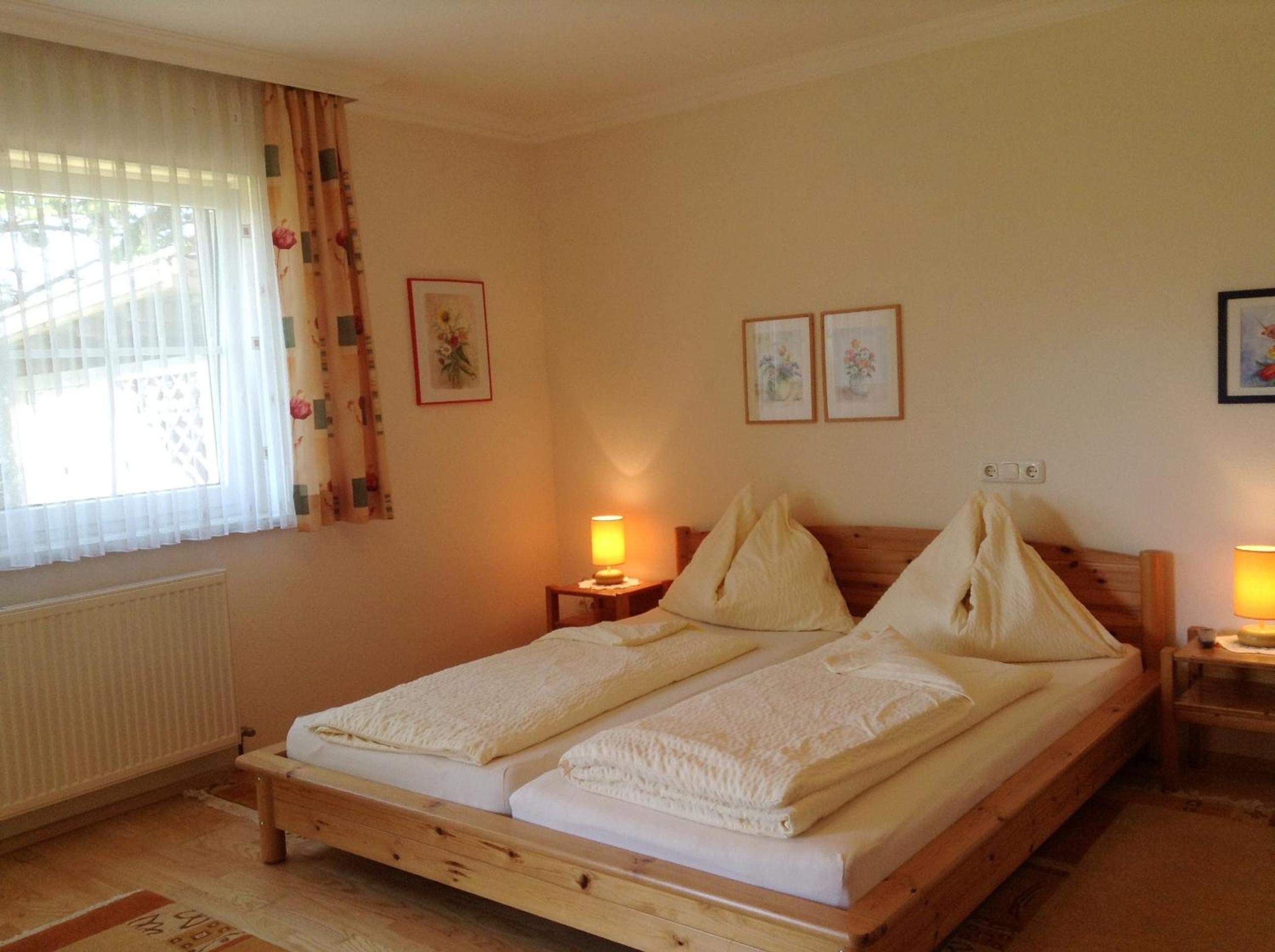 Double Room with Shared Bathroom photo 3