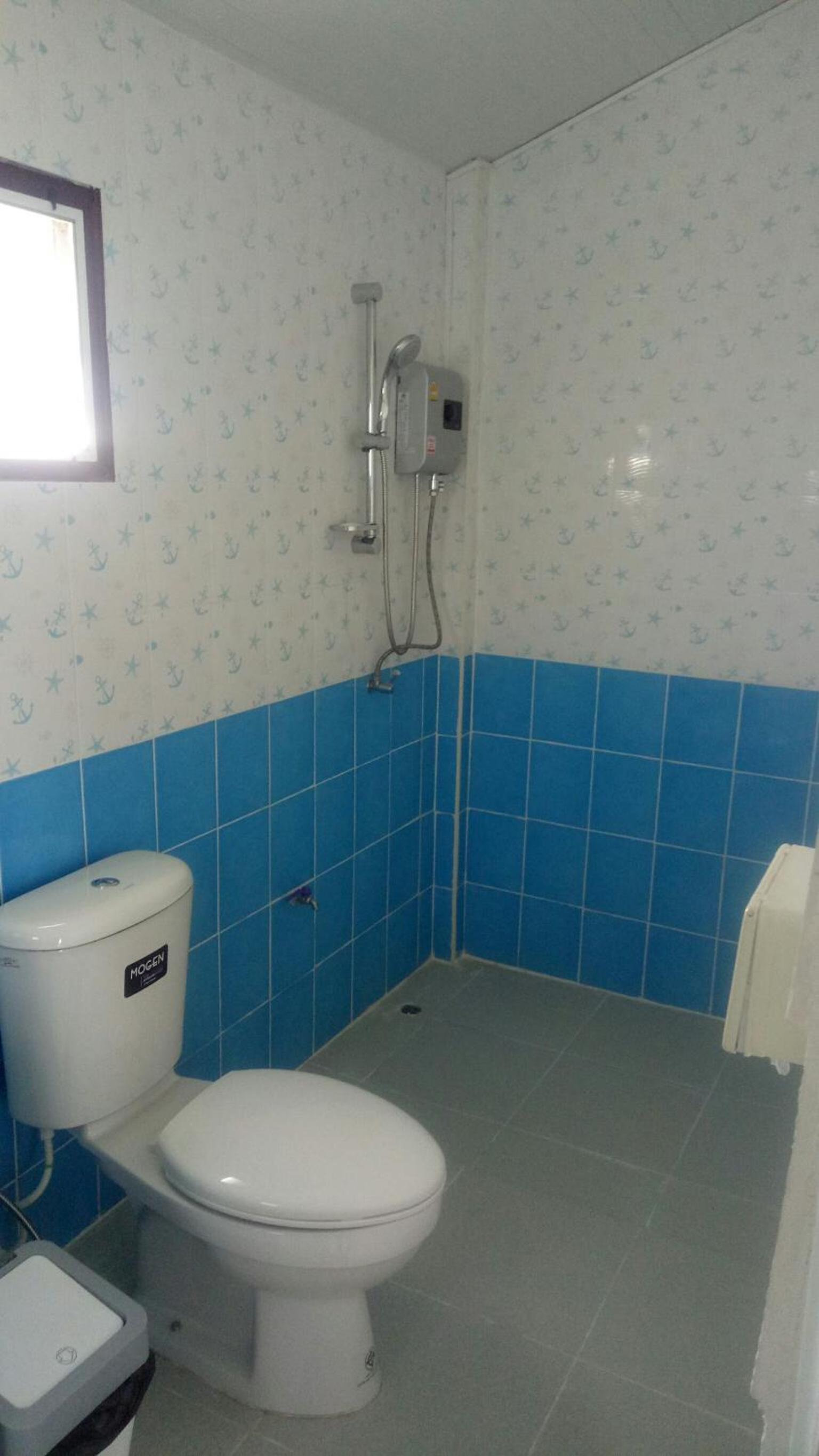 One-Bedroom House - Photo 12