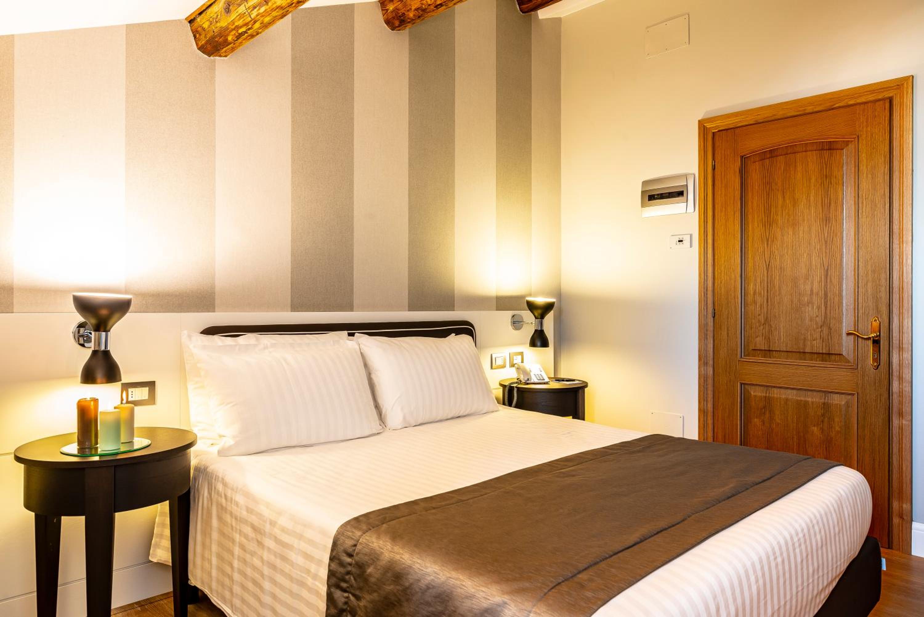 Classic Double or Twin Room - Photo 1