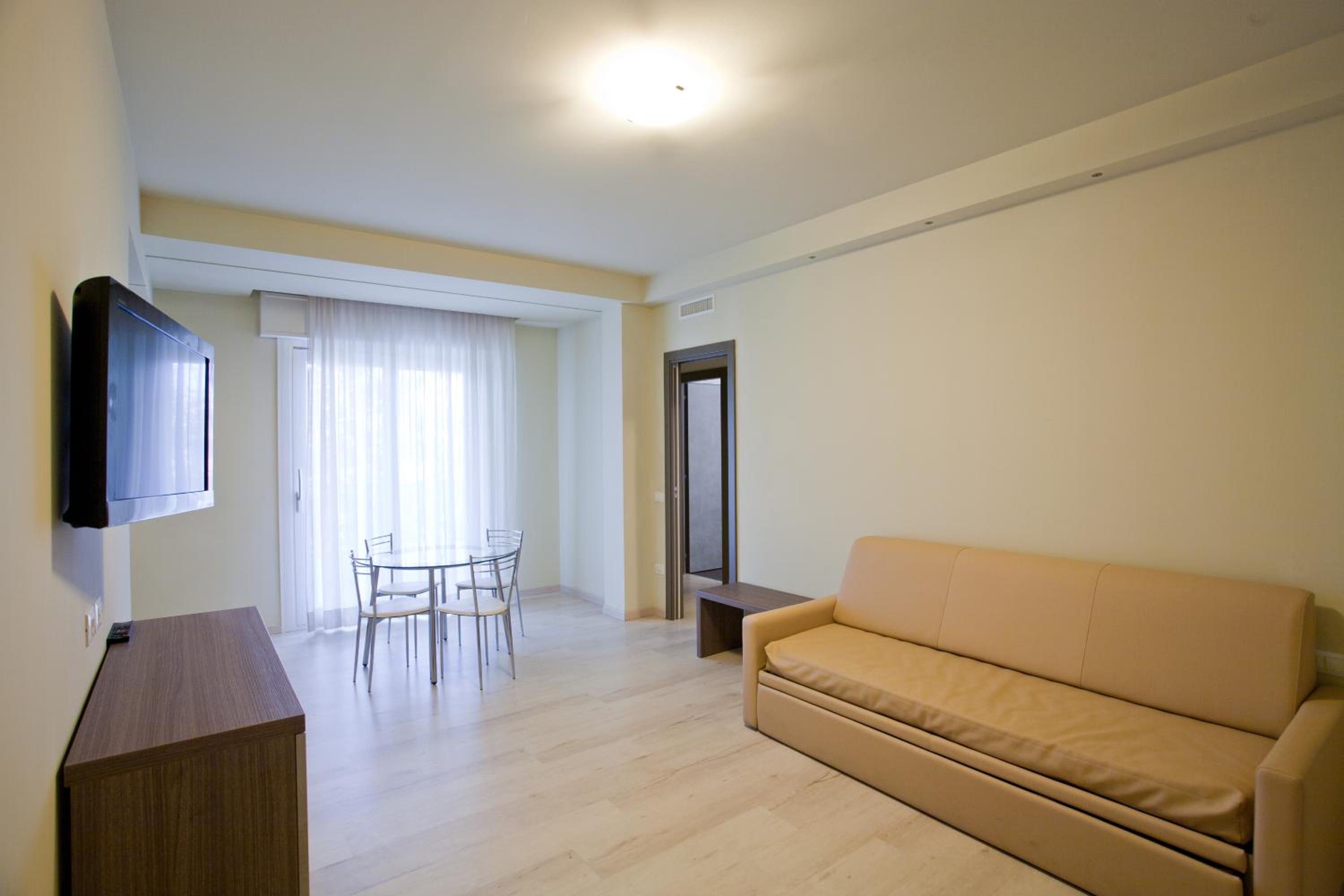 One-Bedroom Apartment