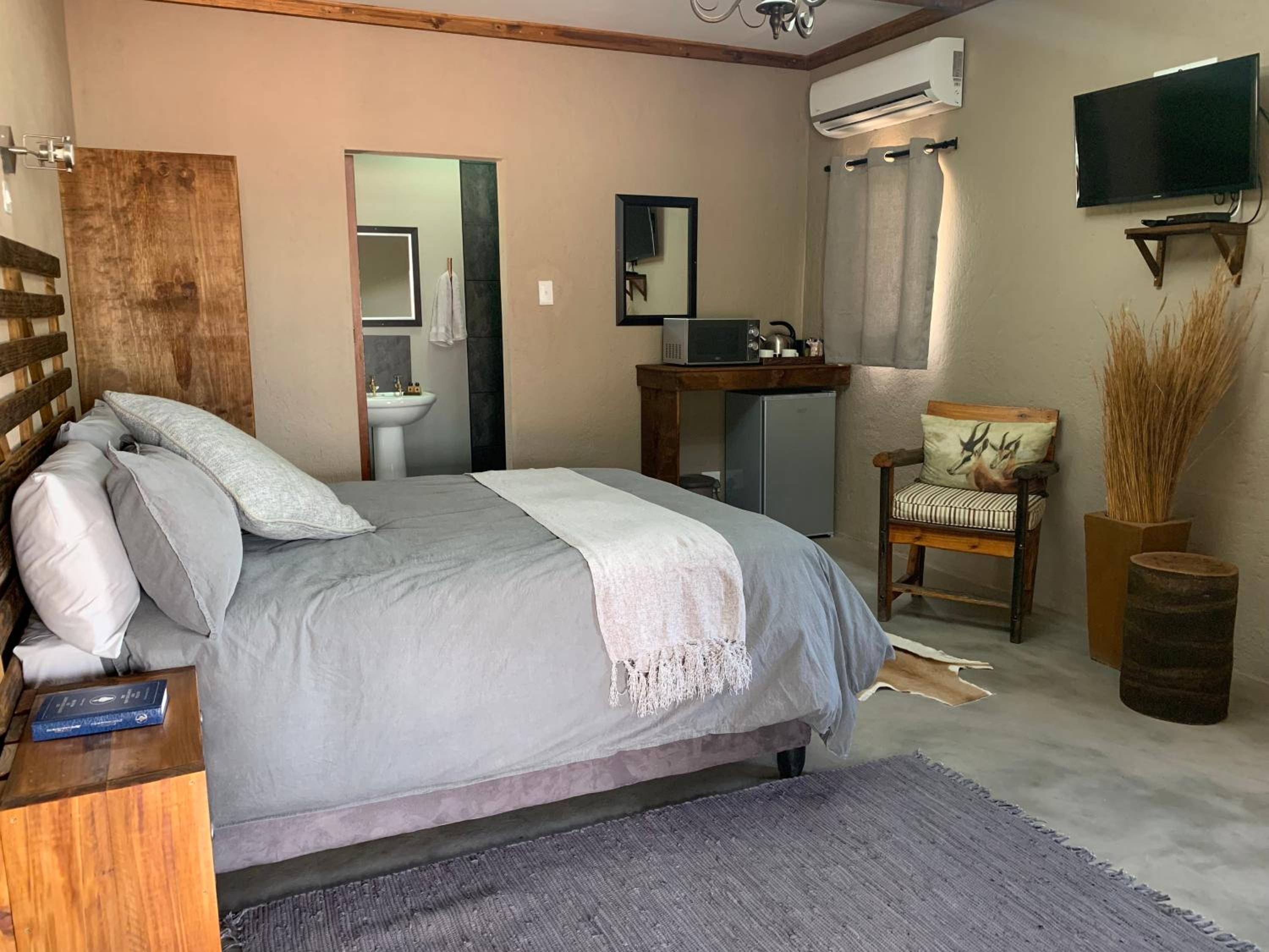 Double Room - Photo 11