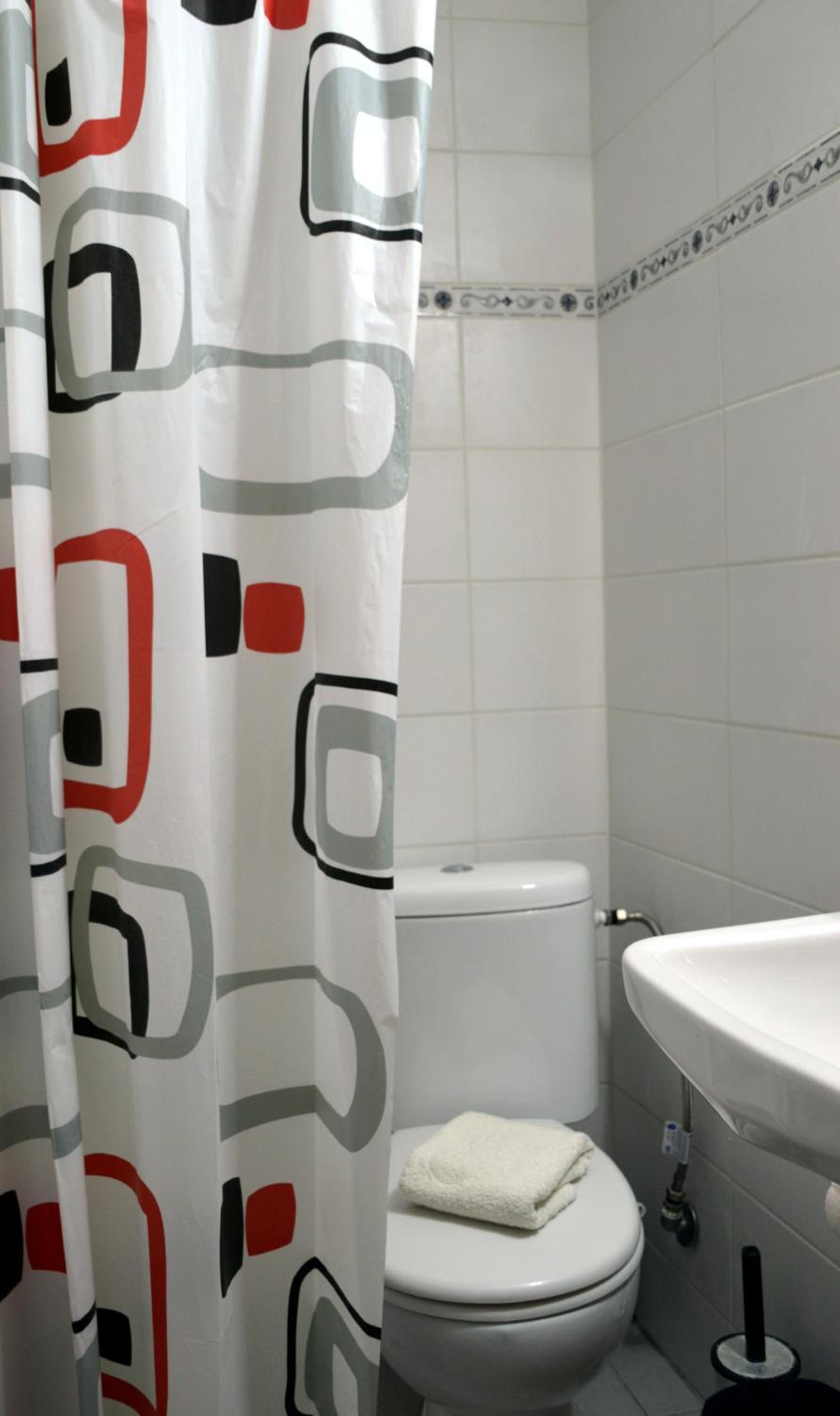 Studio Apartment - Photo 13