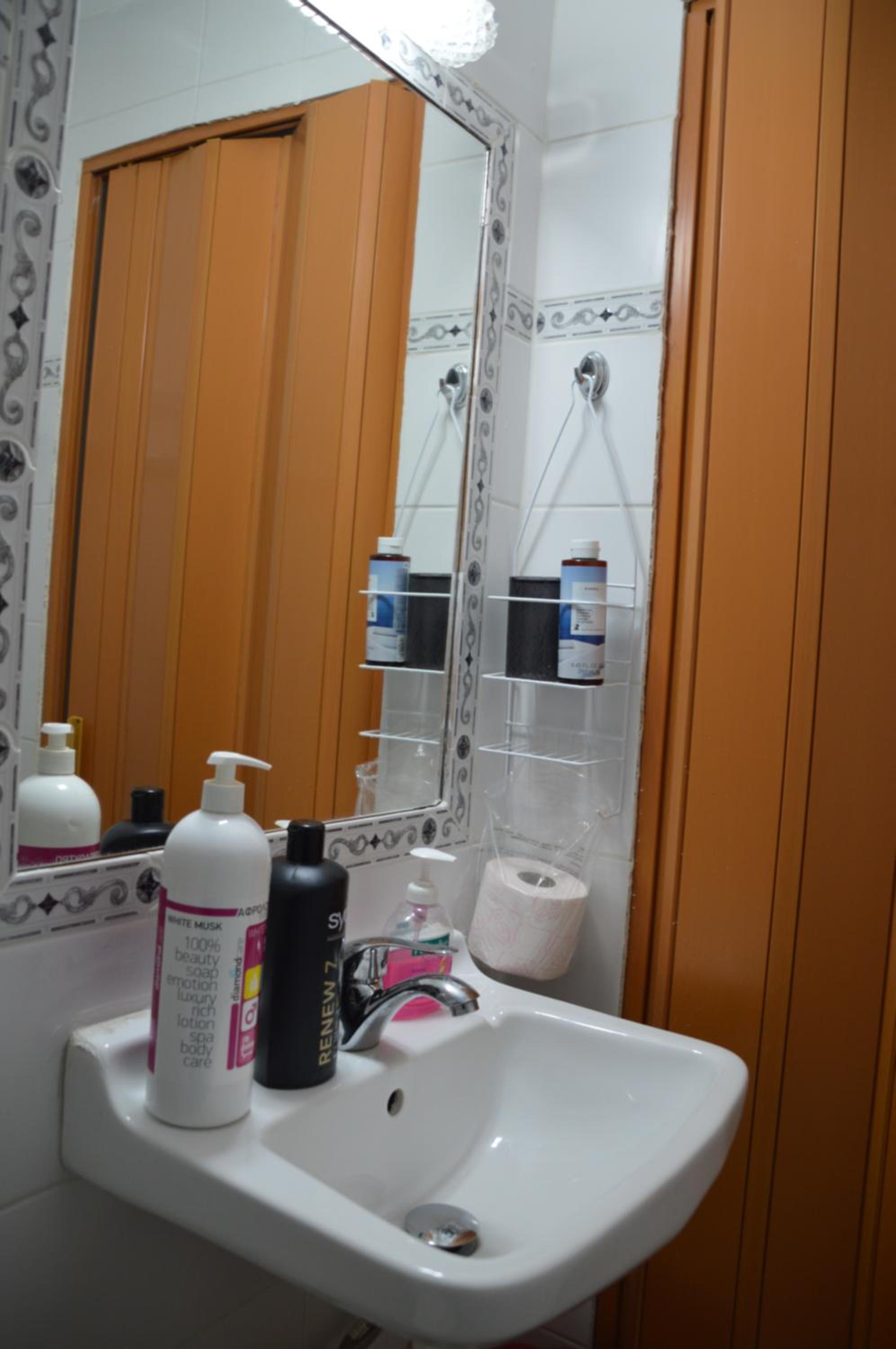Studio Apartment - Photo 11