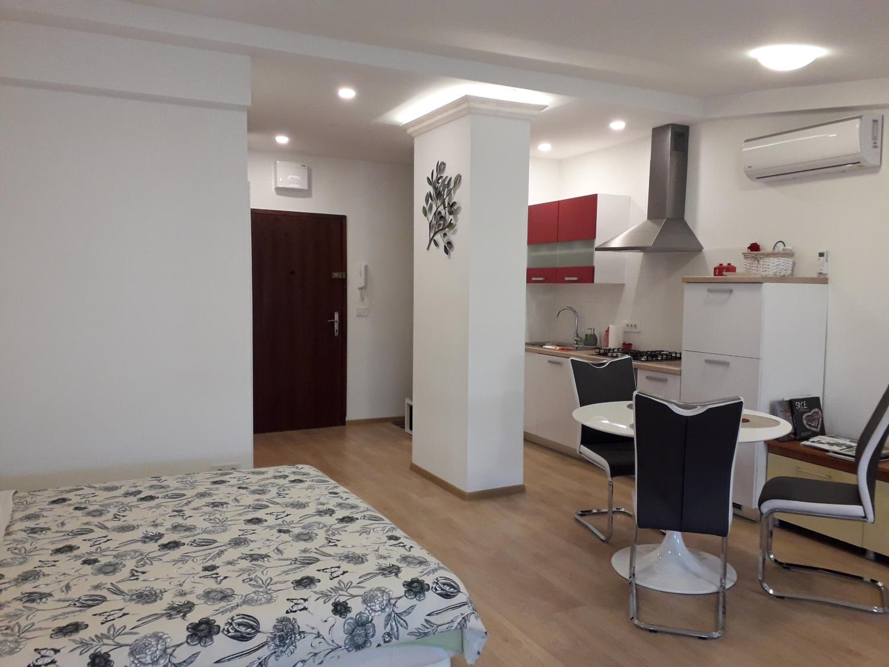 Apartment - Photo 11