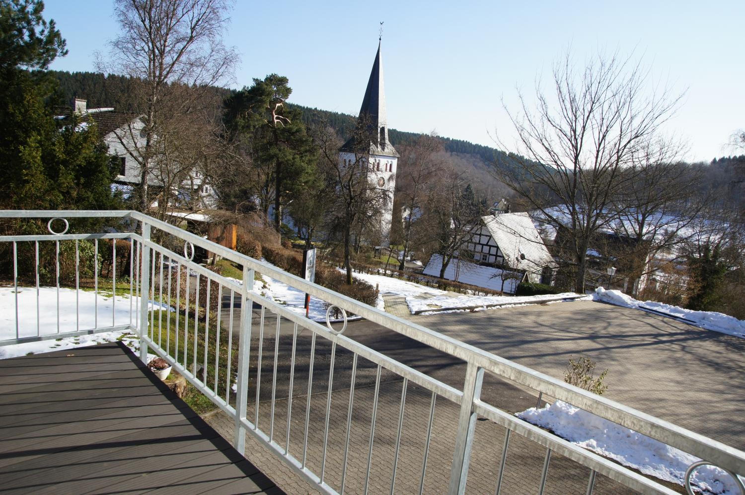 Apartment with Balcony photo 2