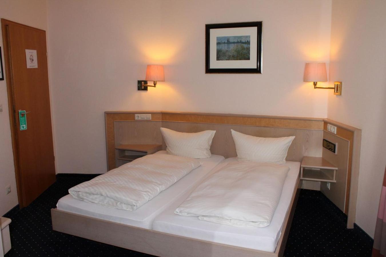 Double Room - Photo 3