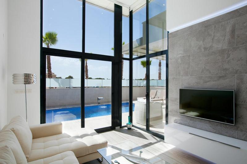 Villa photo 2