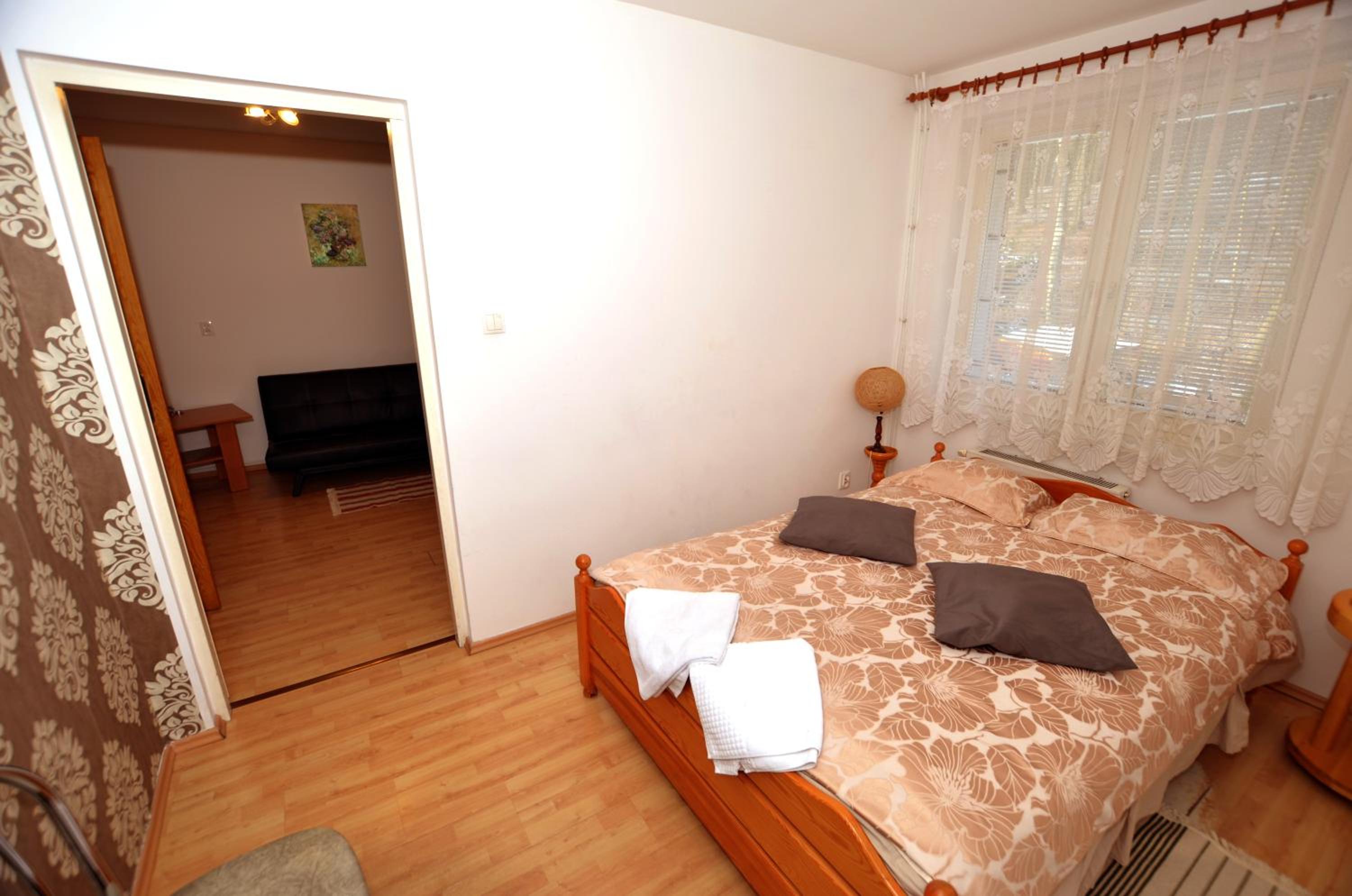 Family Room with Garden View - Photo 27
