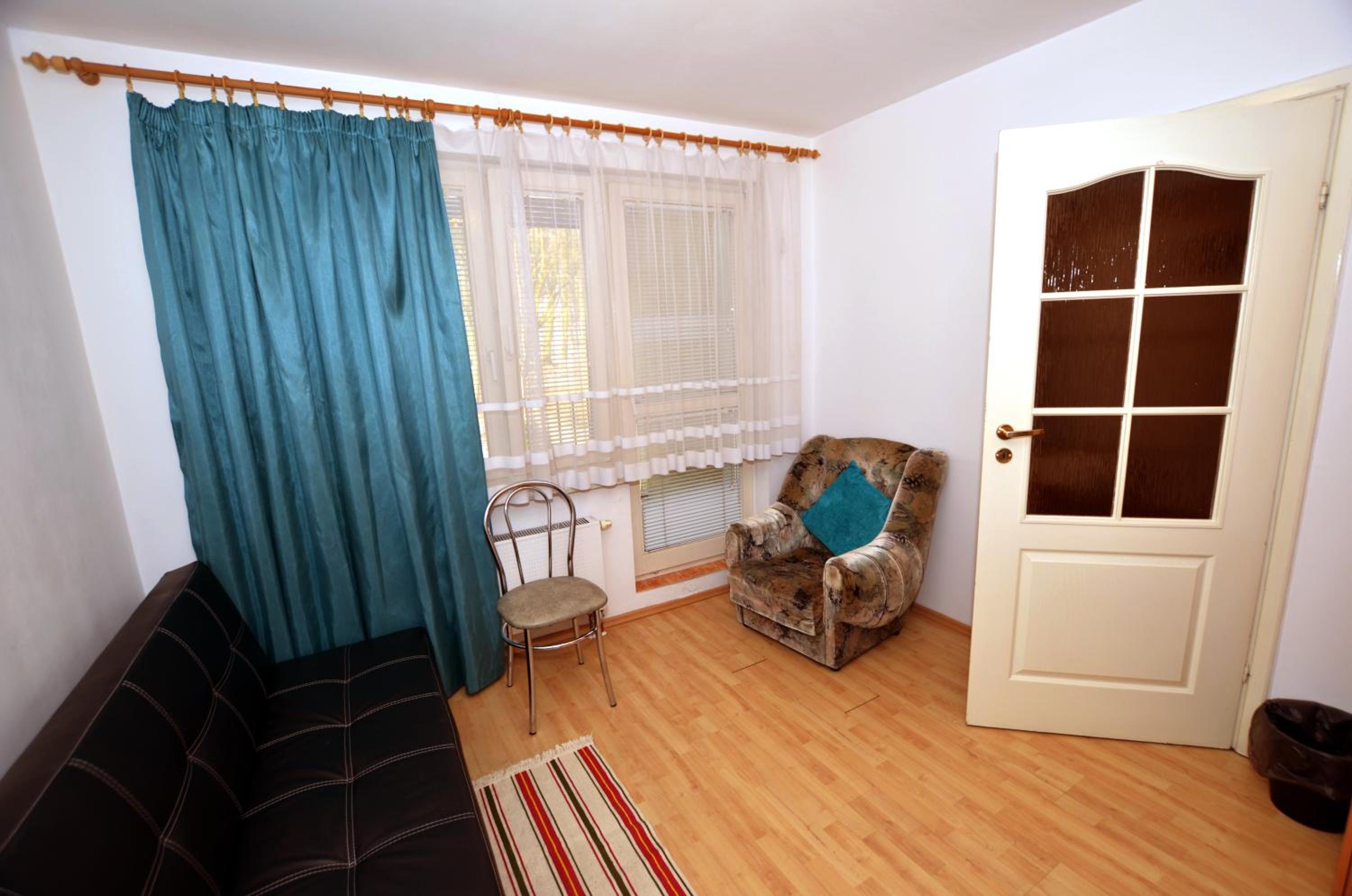 Family Room with Garden View - Photo 24