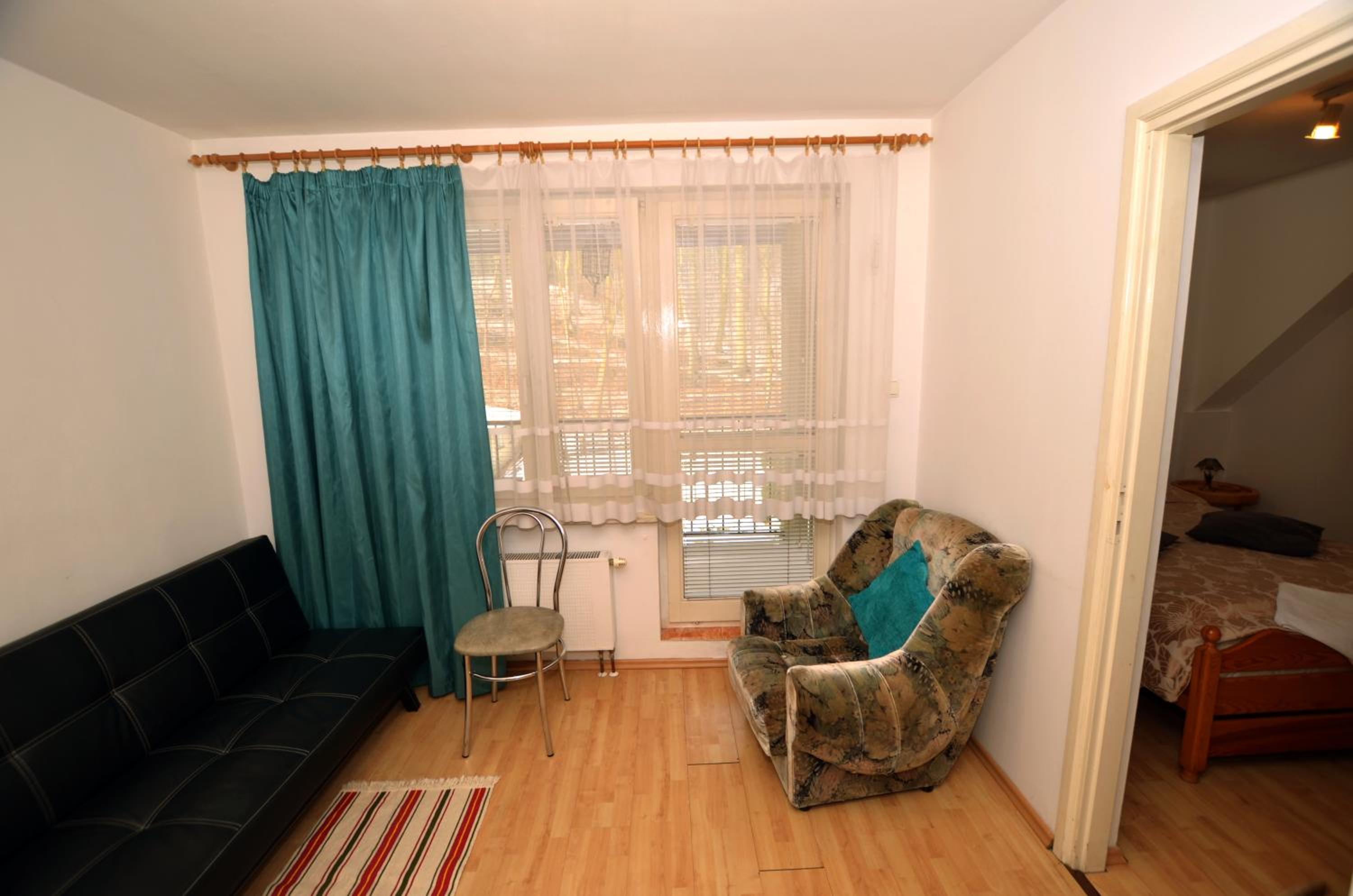 Family Room with Garden View - Photo 22